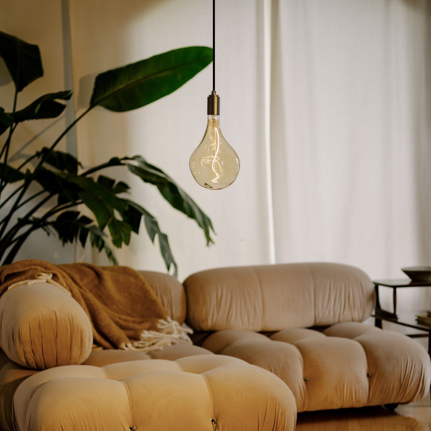 Voronoi II Plug-In Pendant in Graphite
