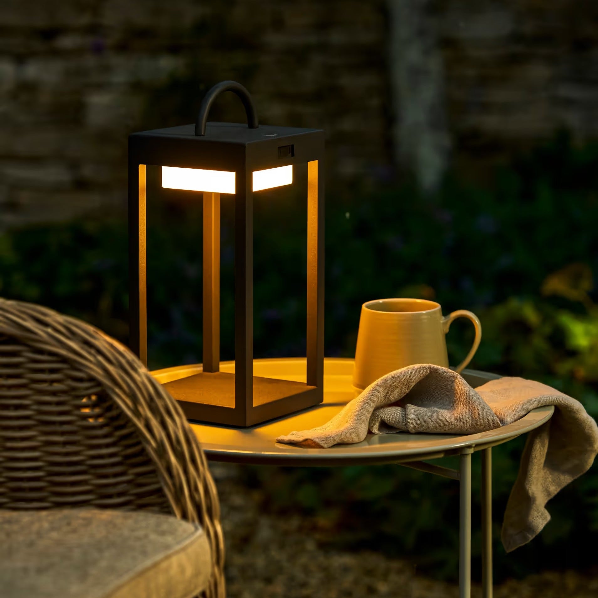 Winstone Rechargable Lantern