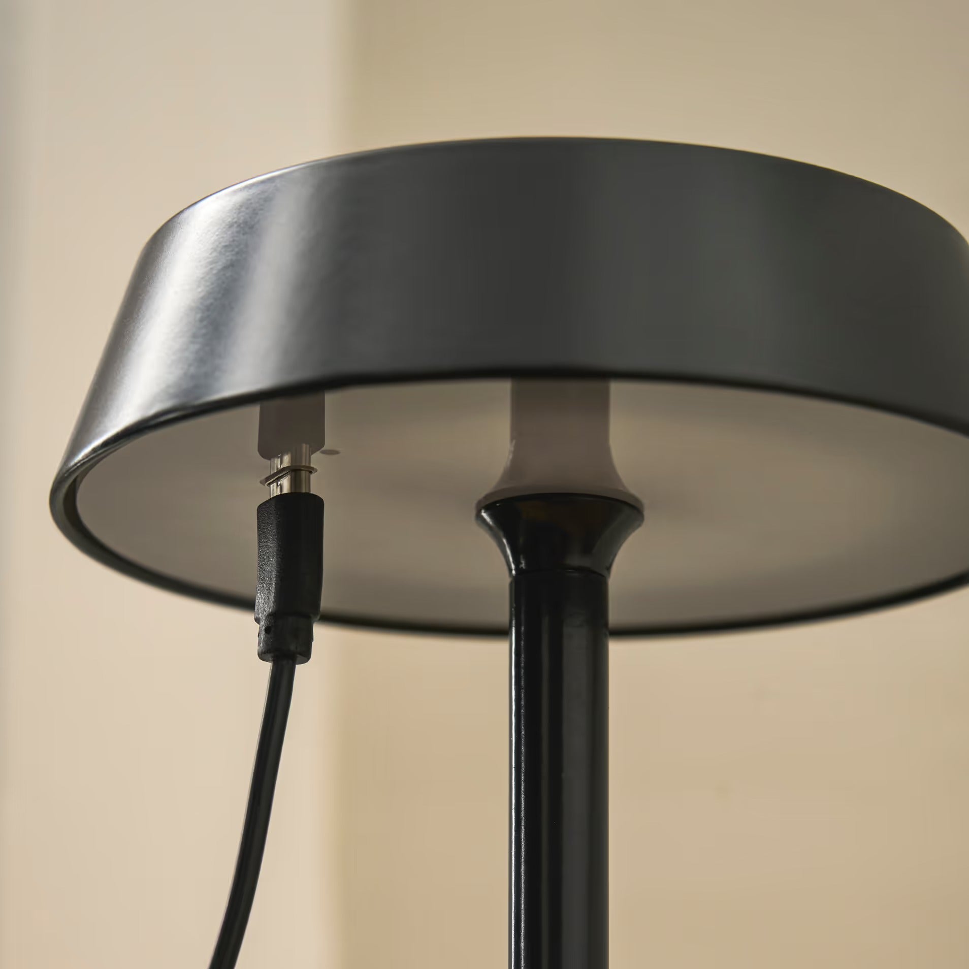 Winstone Slim Rechargable Table Lamp