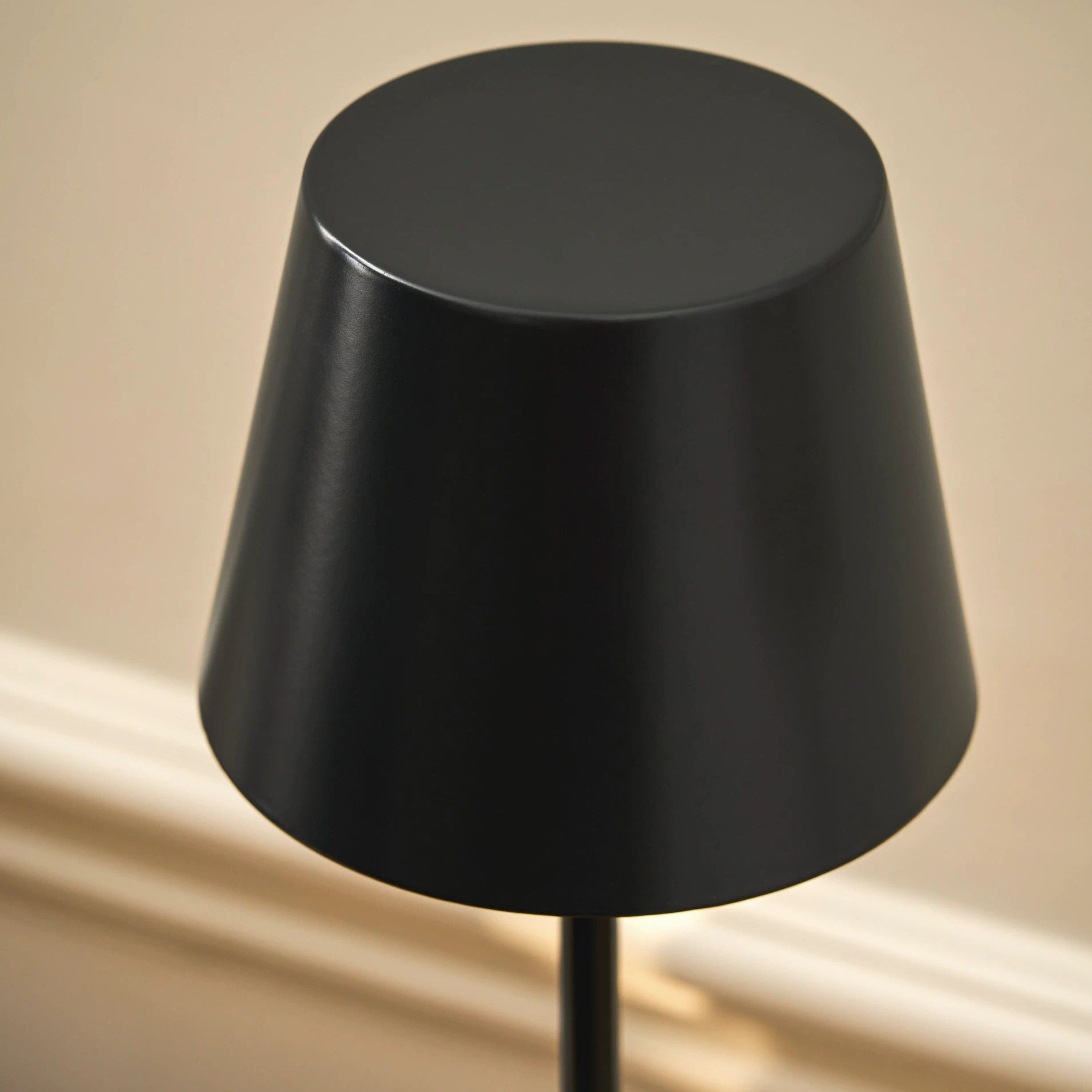 Winstone Rechargable Table Lamp