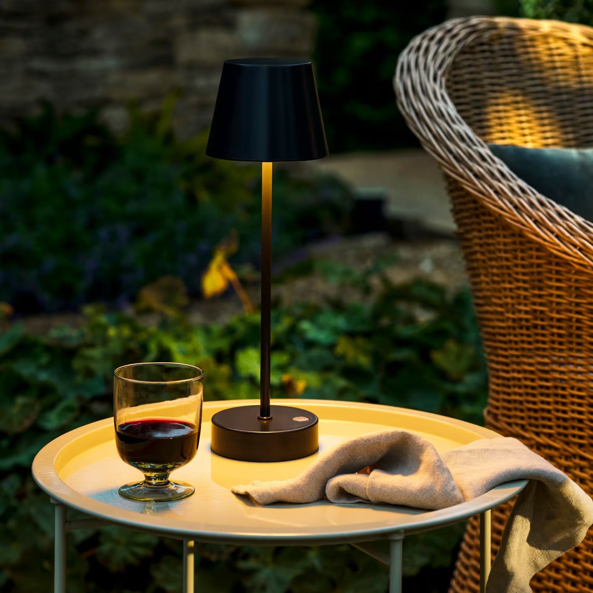 Winstone Rechargable Table Lamp
