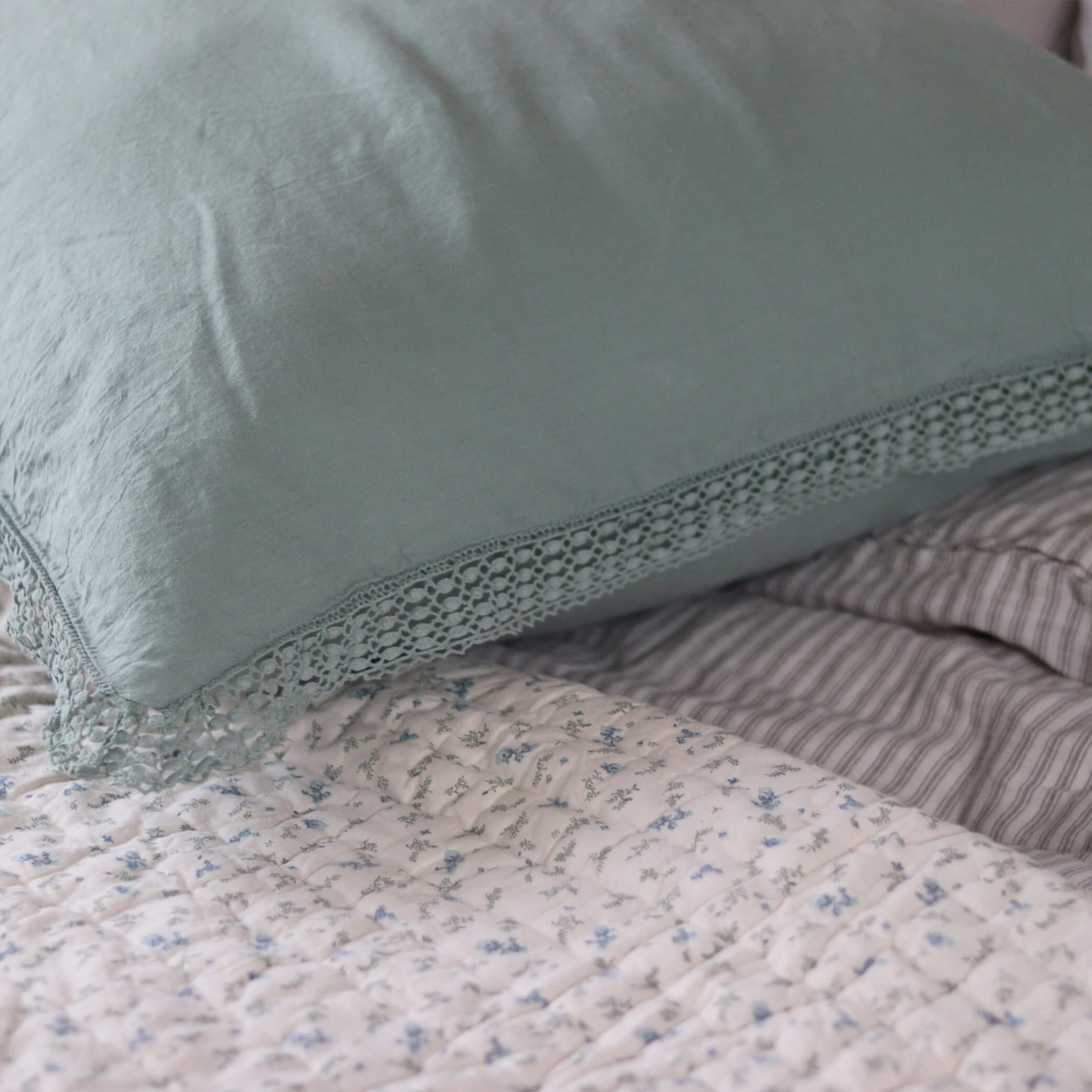 Washed Linen Cotton Oxford Pillowcase with Lace Edge - Celedon Green