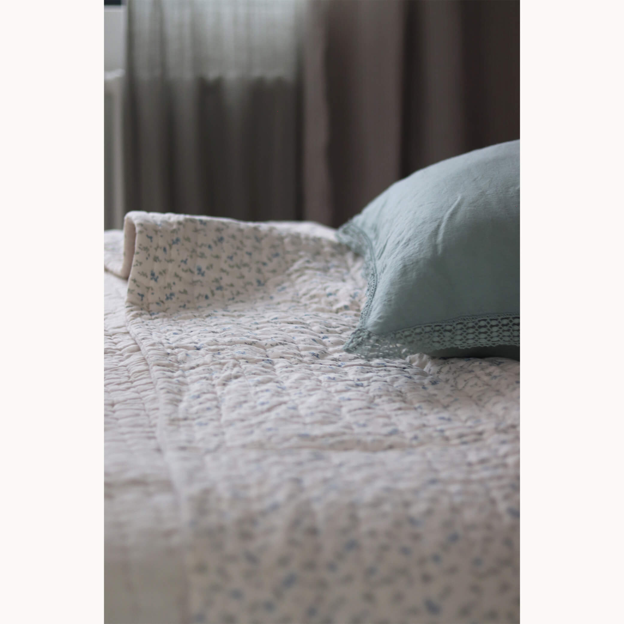 Washed Linen Cotton Oxford Pillowcase with Lace Edge - Celedon Green