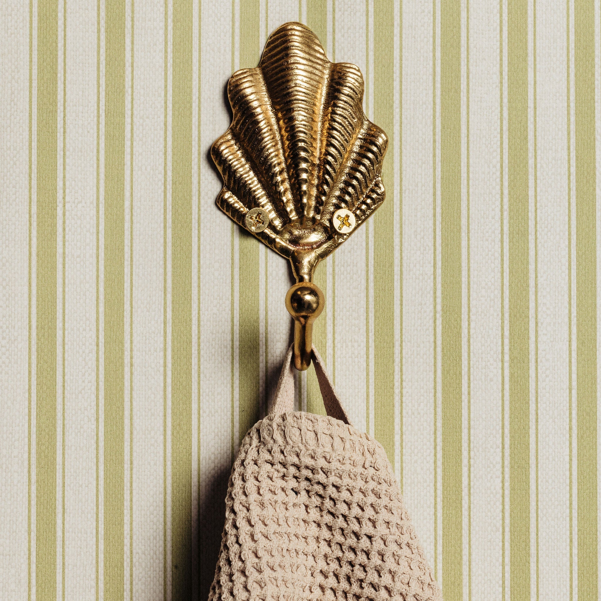 Fiona Brass Hook (Single)
