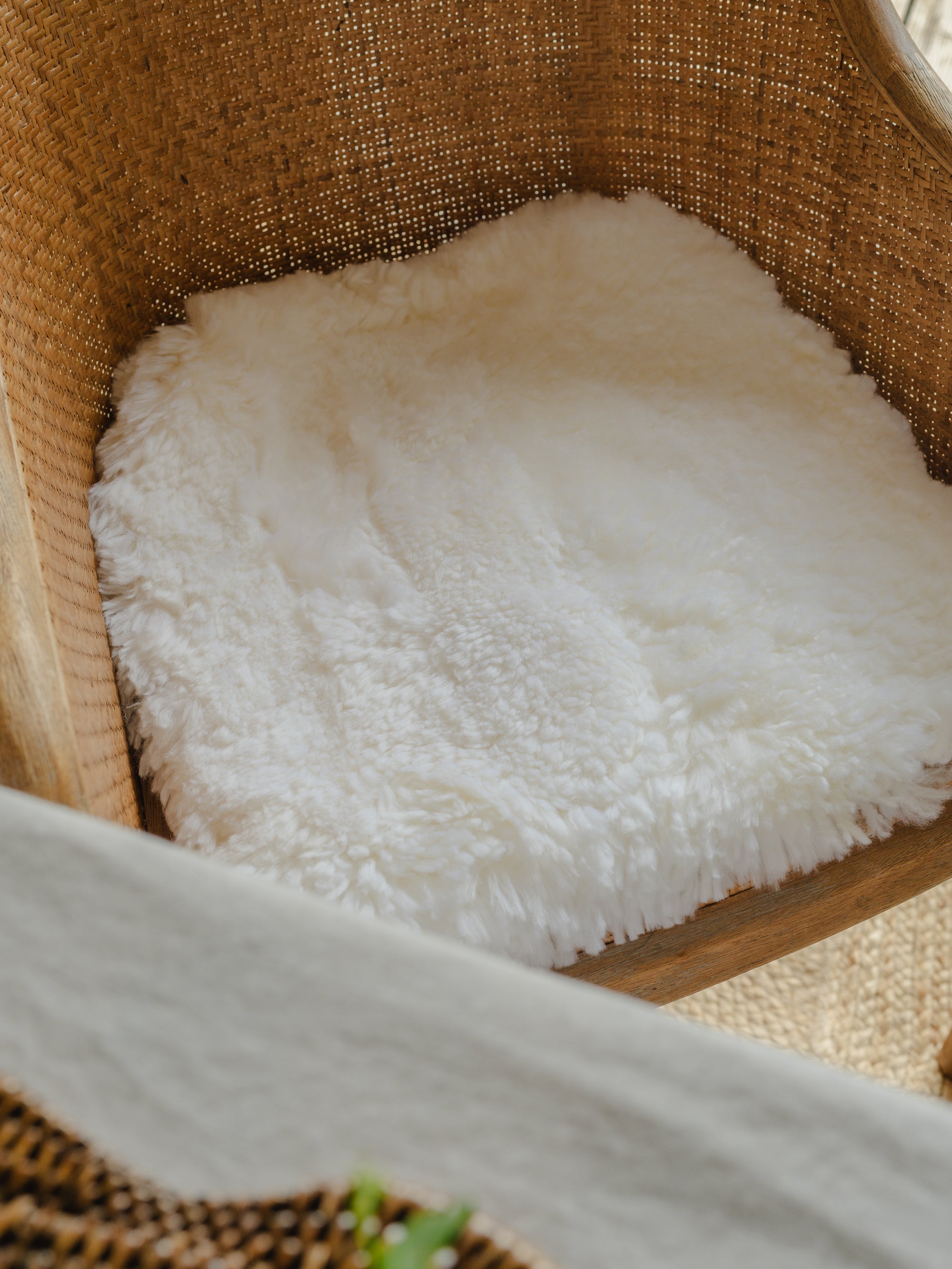 Square Shearling Seat Pad - White