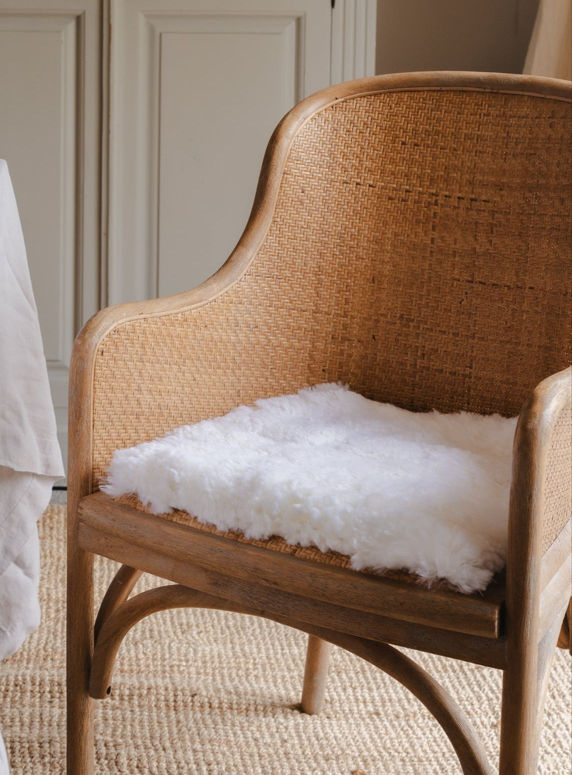 Square Shearling Seat Pad - White