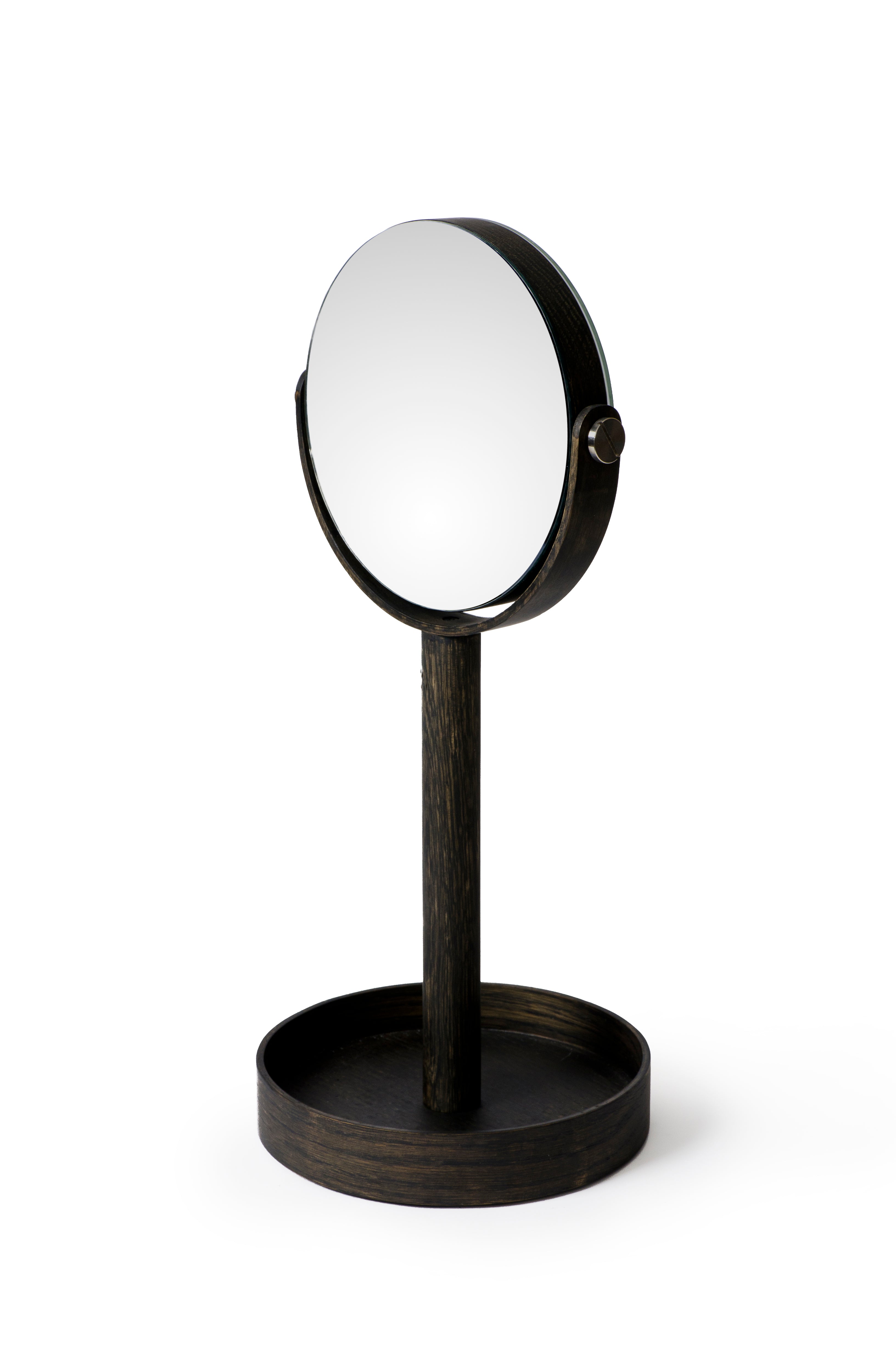 Magnify Mirror Close-up
