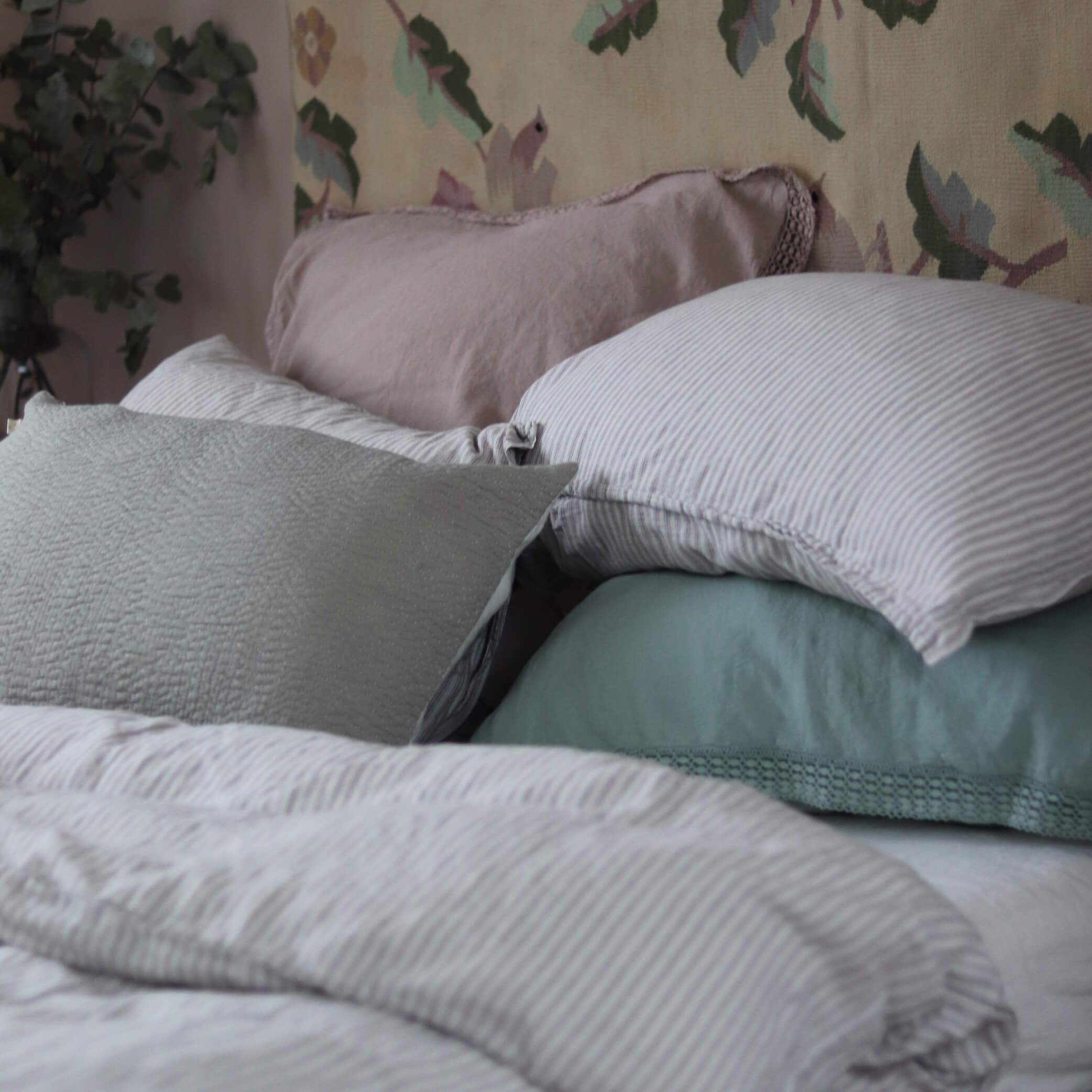 Washed Linen Cotton Oxford Pillowcase with Lace Edge - Celedon Green