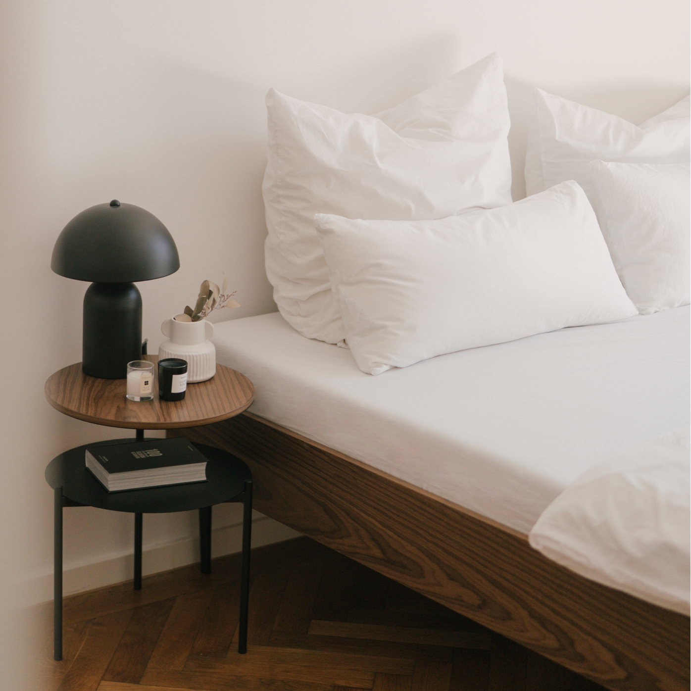 Streiko Bed Walnut