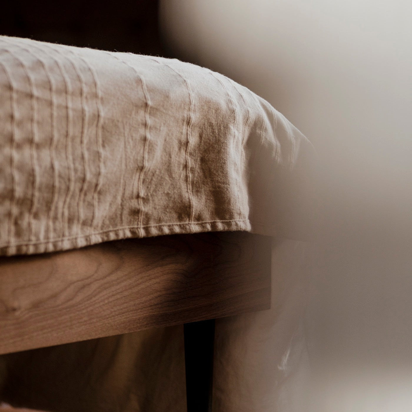Streiko Bed Walnut