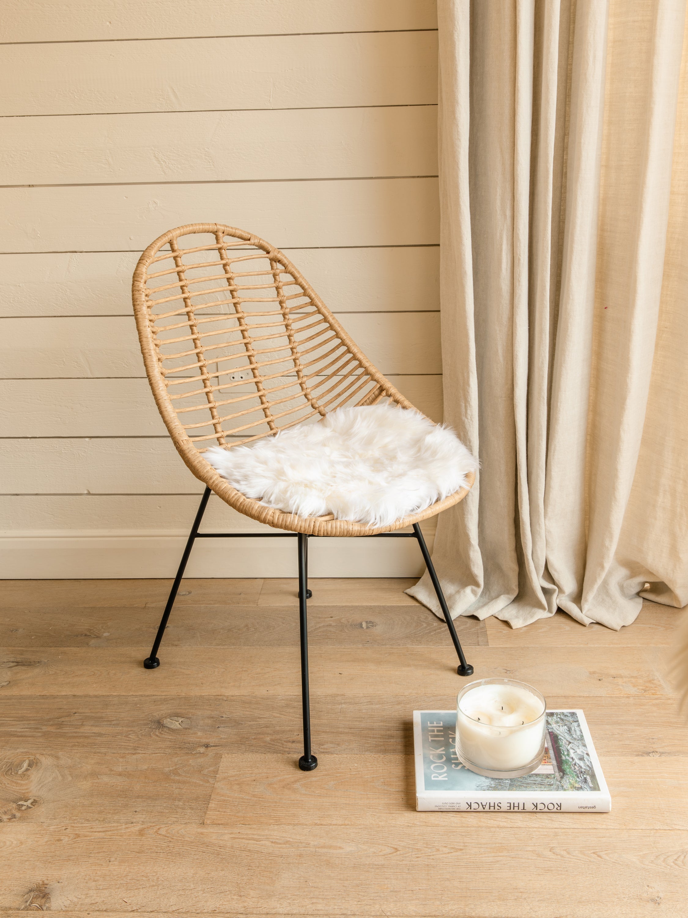 Circular Sheepskin Seat Pad - Pure White
