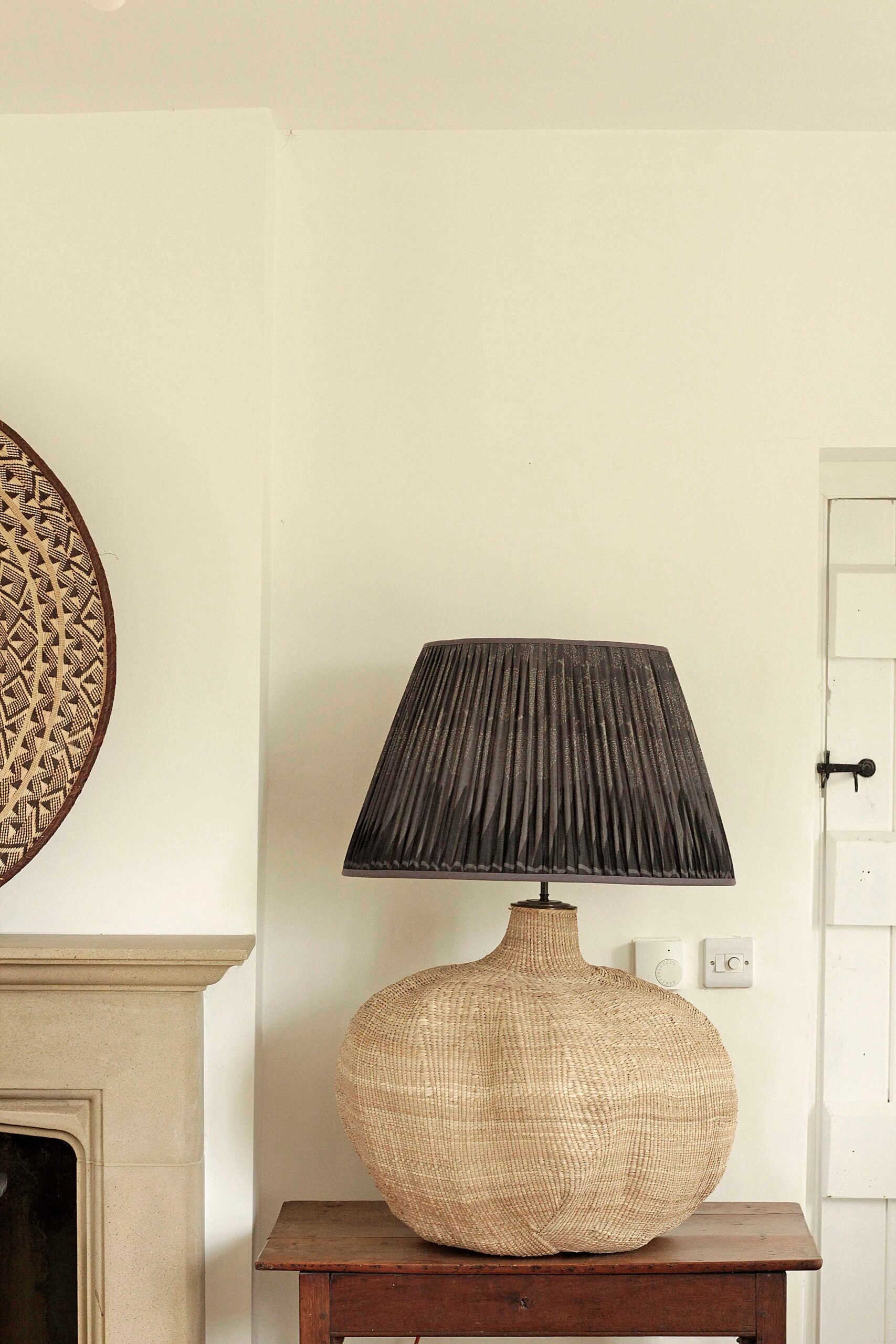 Bulawayo Palm Garlic Gourd Lamp Base