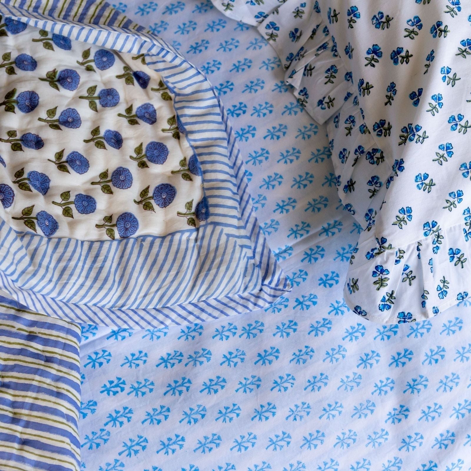 Daisy Blue Cotton Quilt