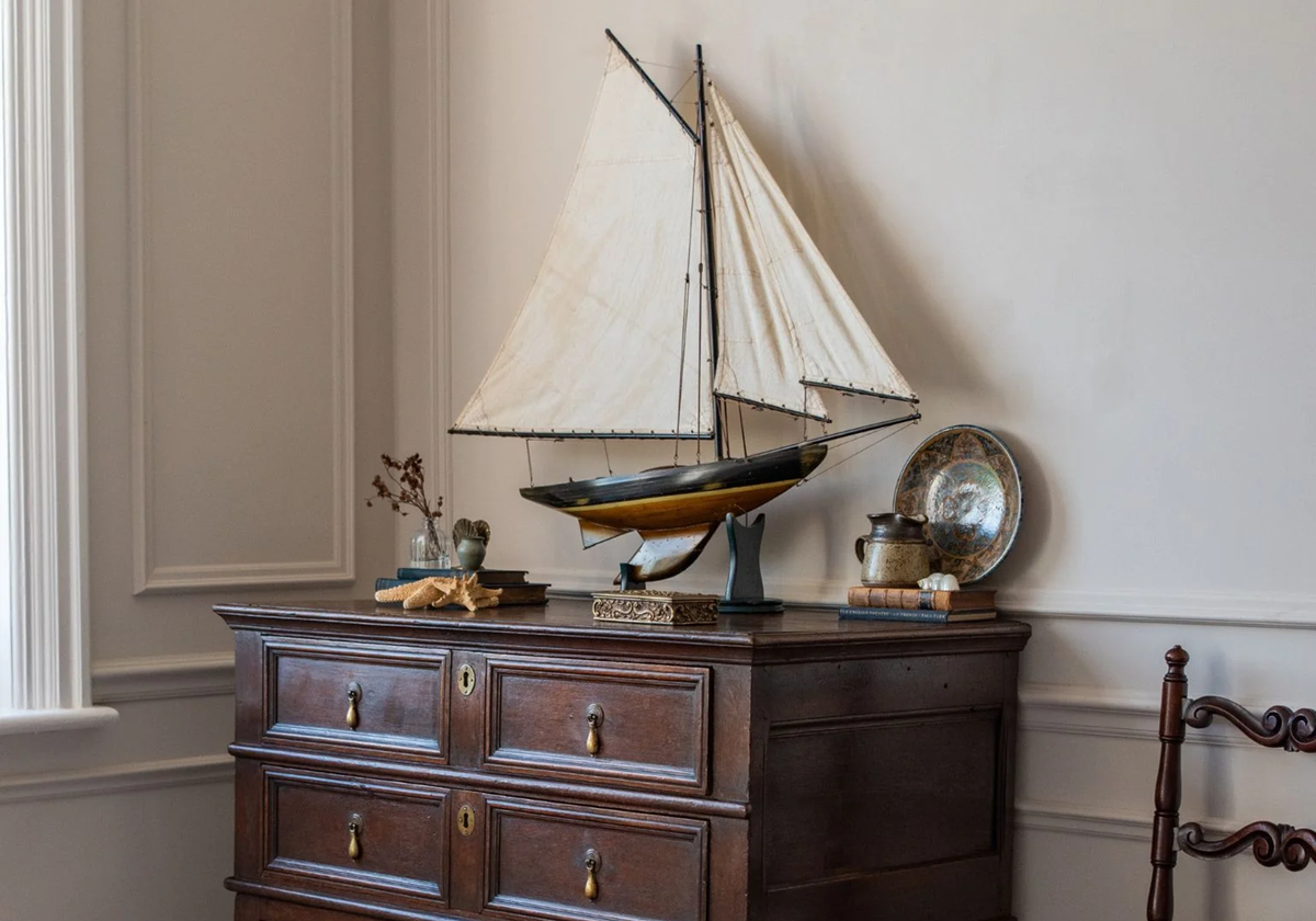 Wardrobes & Chest of Drawers