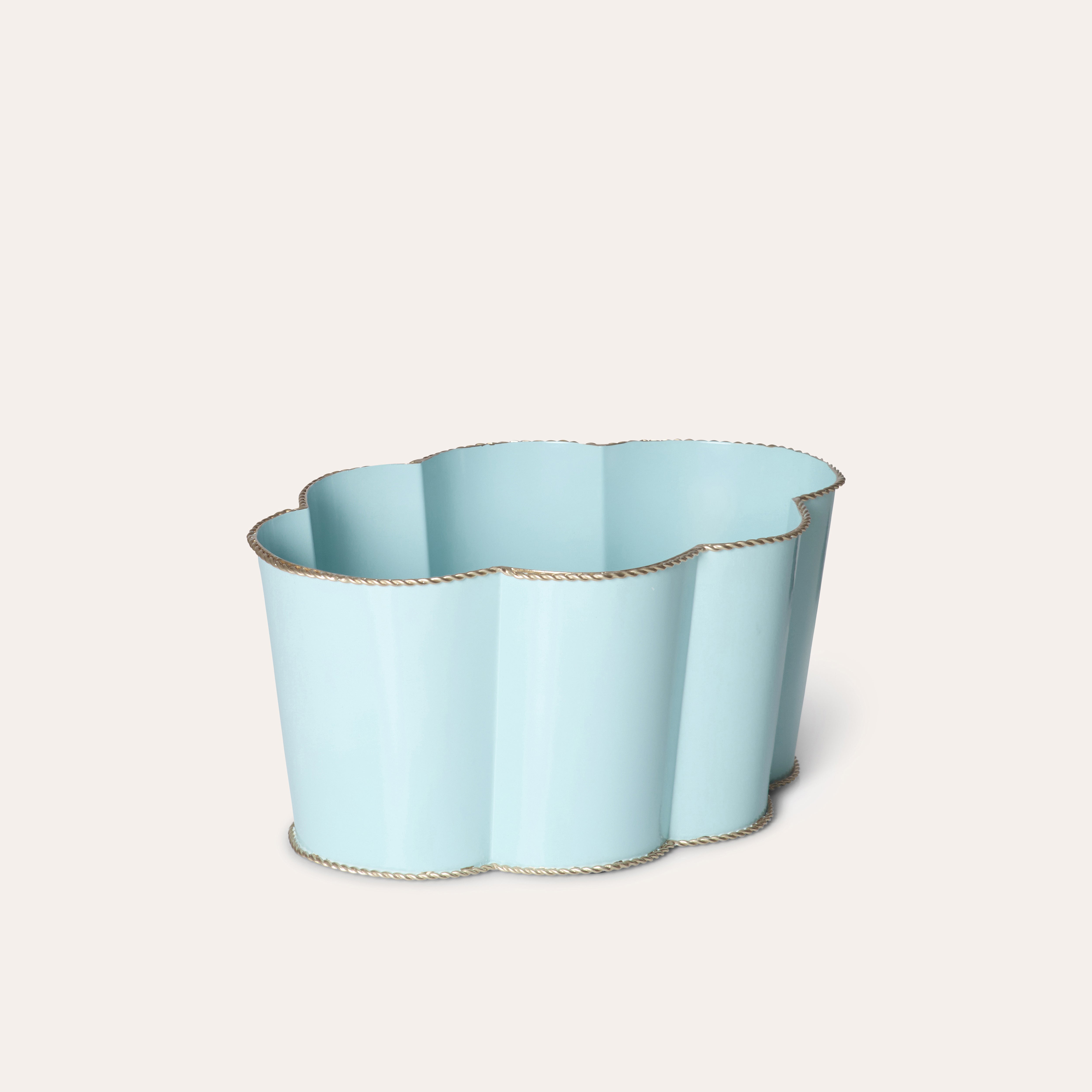 Rounded Scalloped Planter | Large | Powder Blue