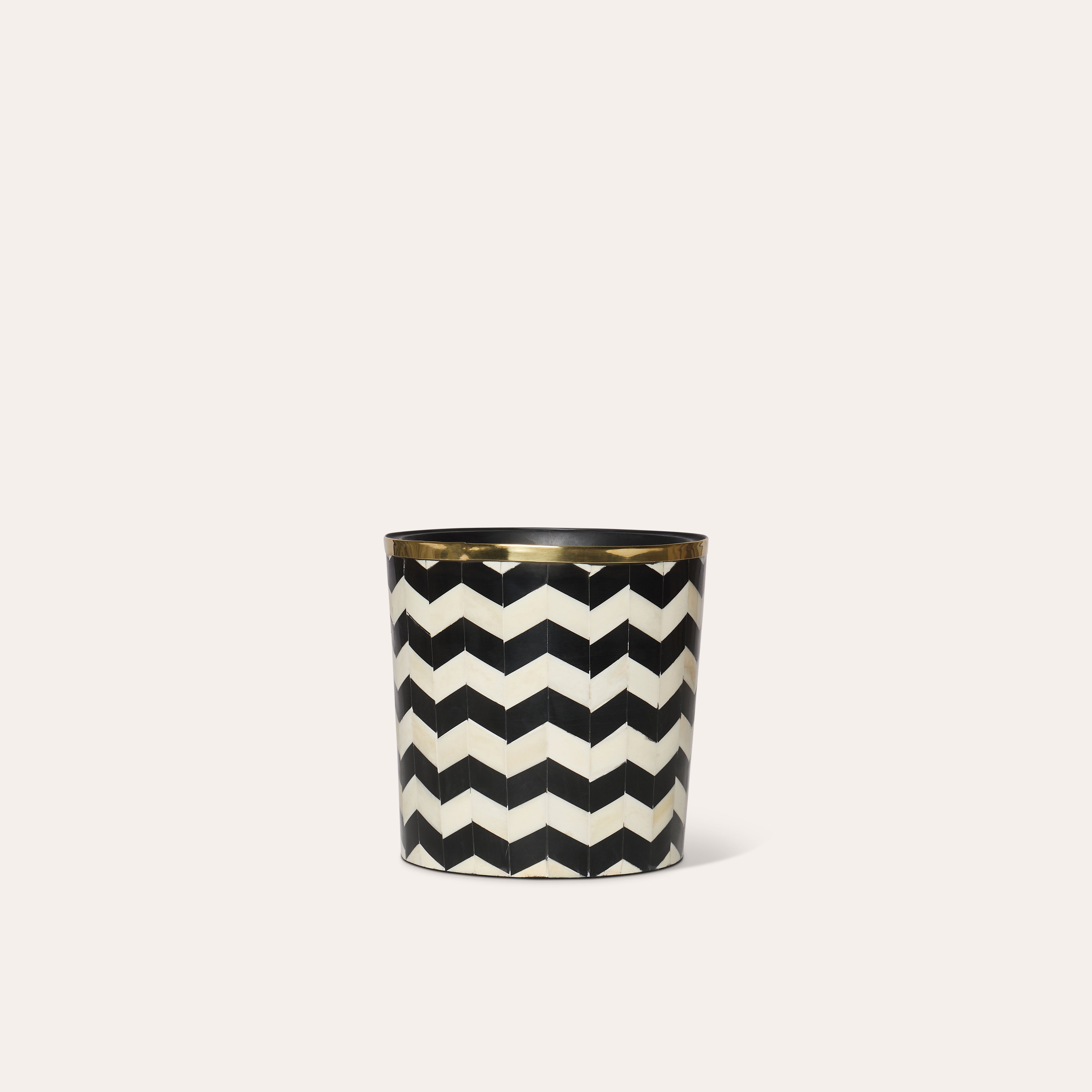 Round Inlay Planter | Medium | Black | Chevron