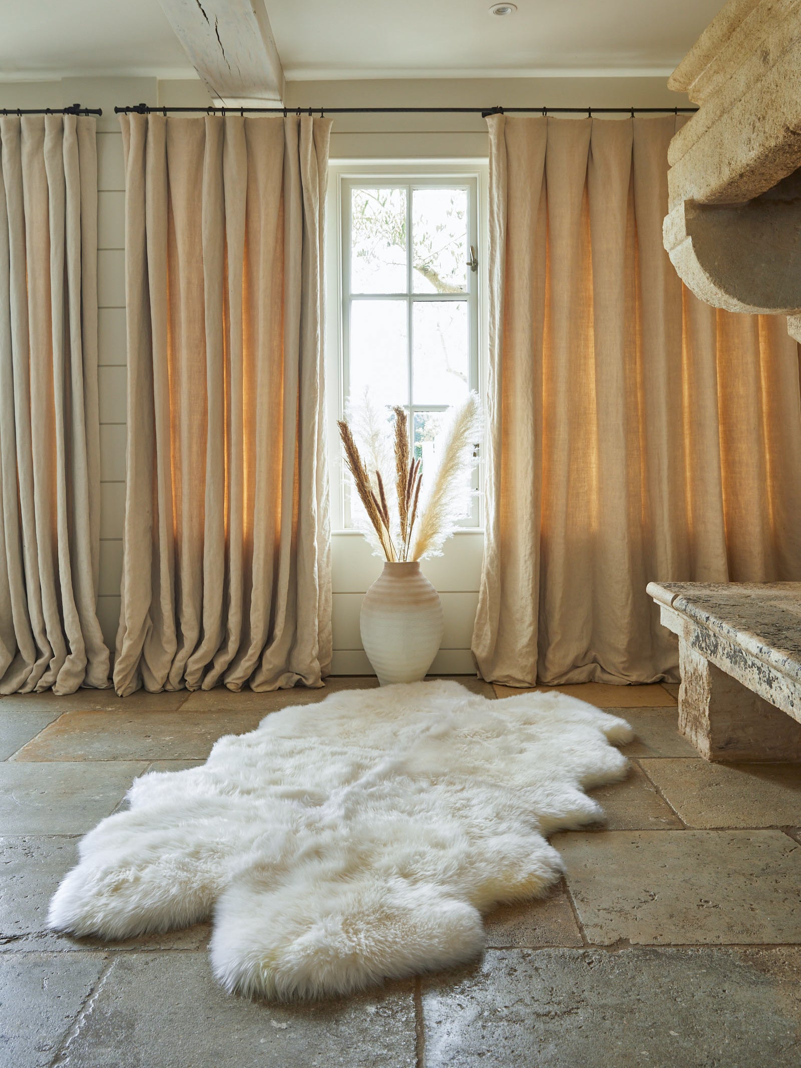 Quatro Sheepskin Rug - White