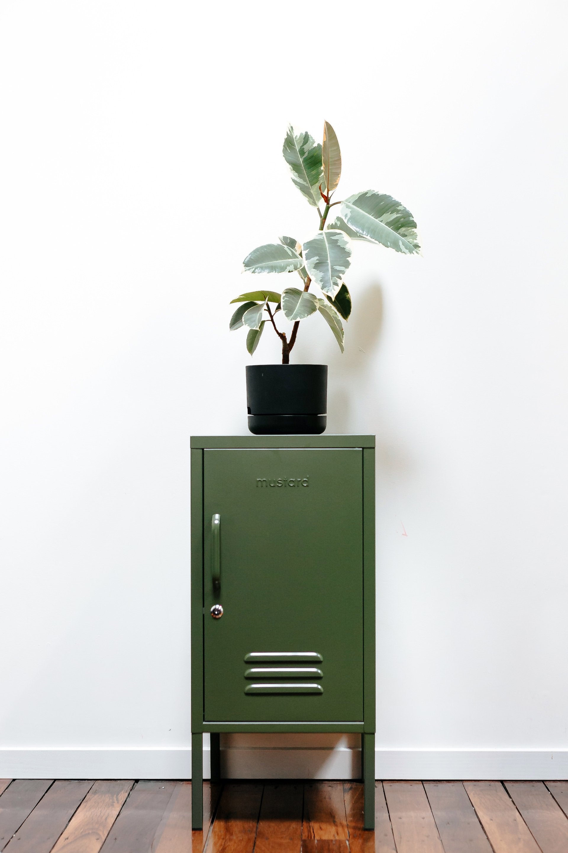Shorty Locker