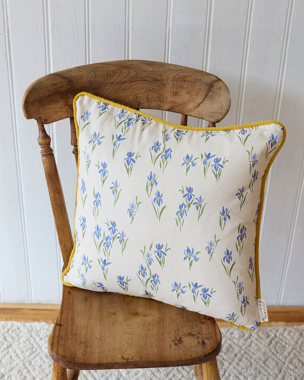 Iris, cushion with yellow piping