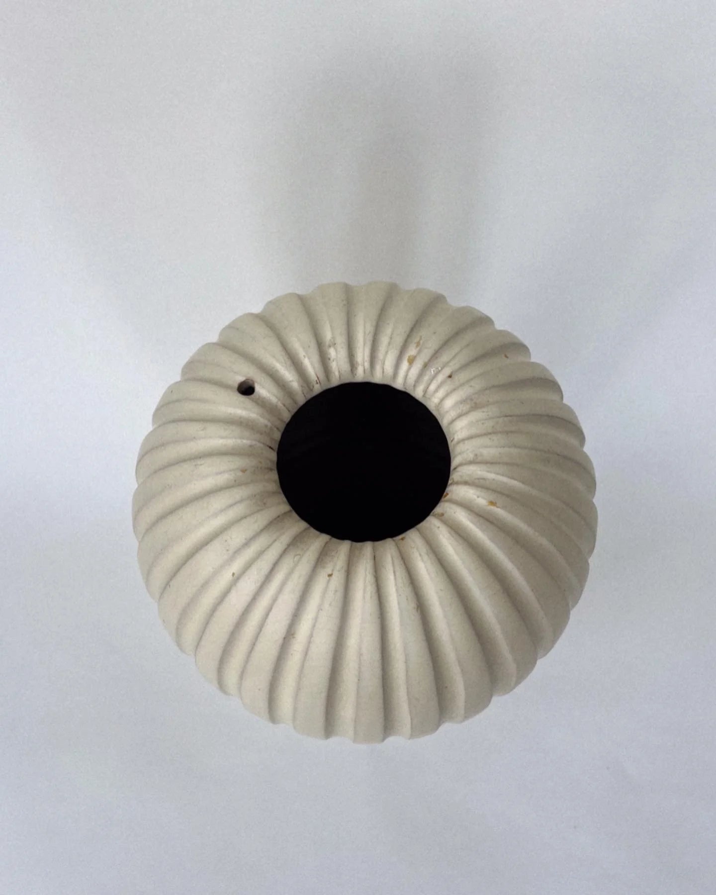 1940's large floor vase by Vicke Lindstrand
