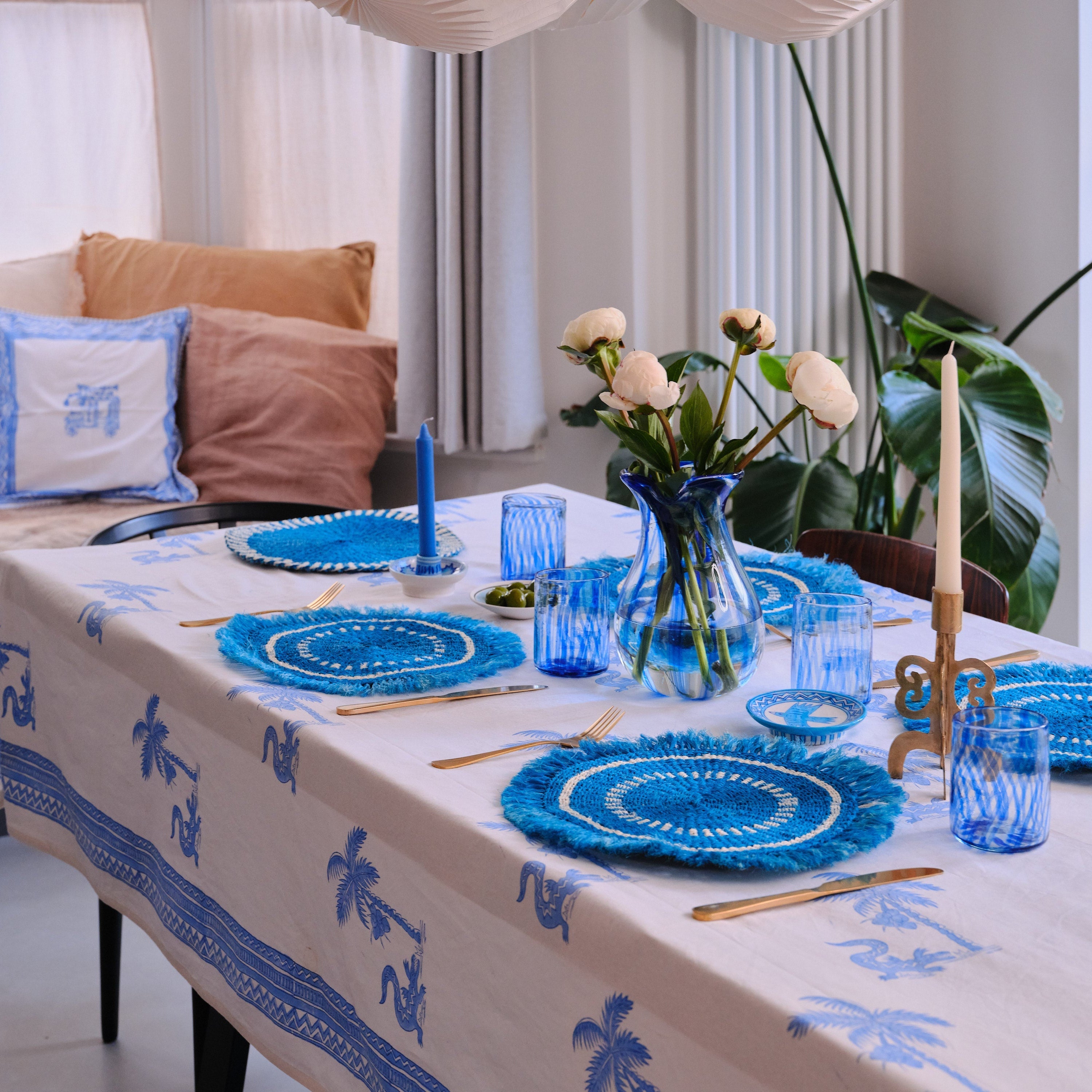Handwoven Sisal Circle Table mat/Placemat 'Royal Blue Fringed'