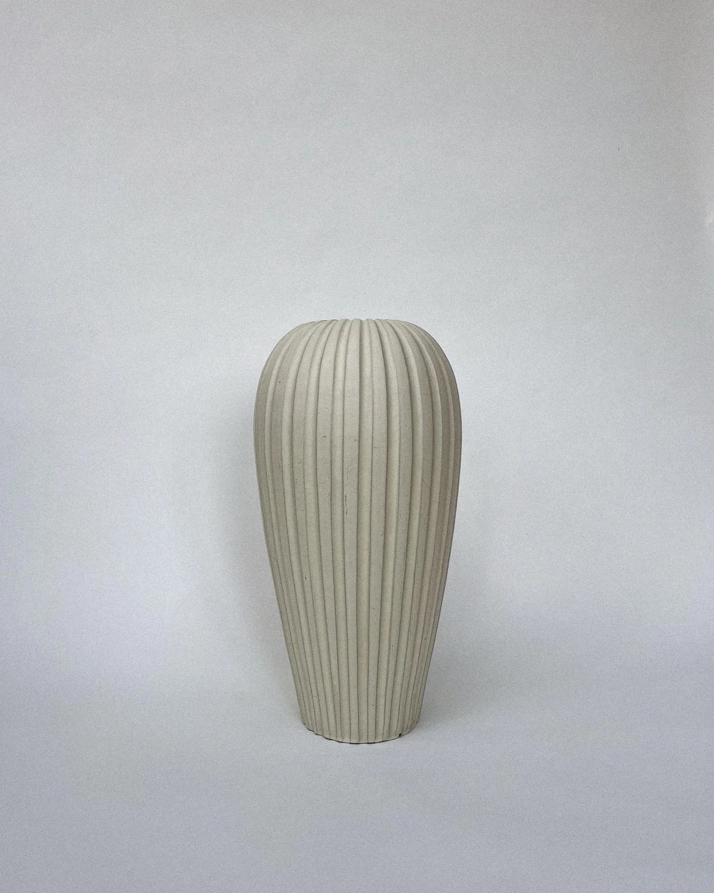 1940's large floor vase by Vicke Lindstrand