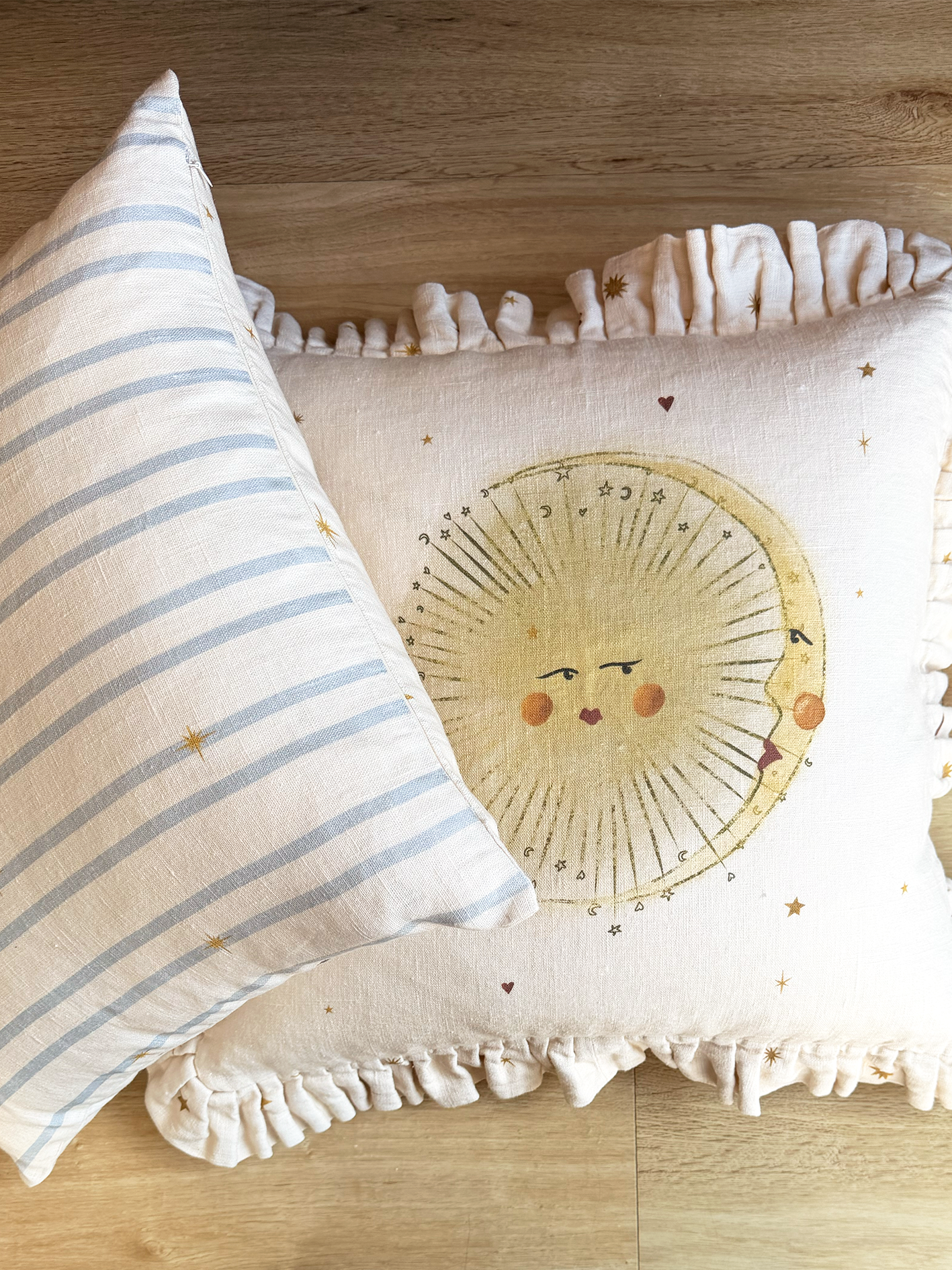 Linen ruffled cushion cover Astral Weeks