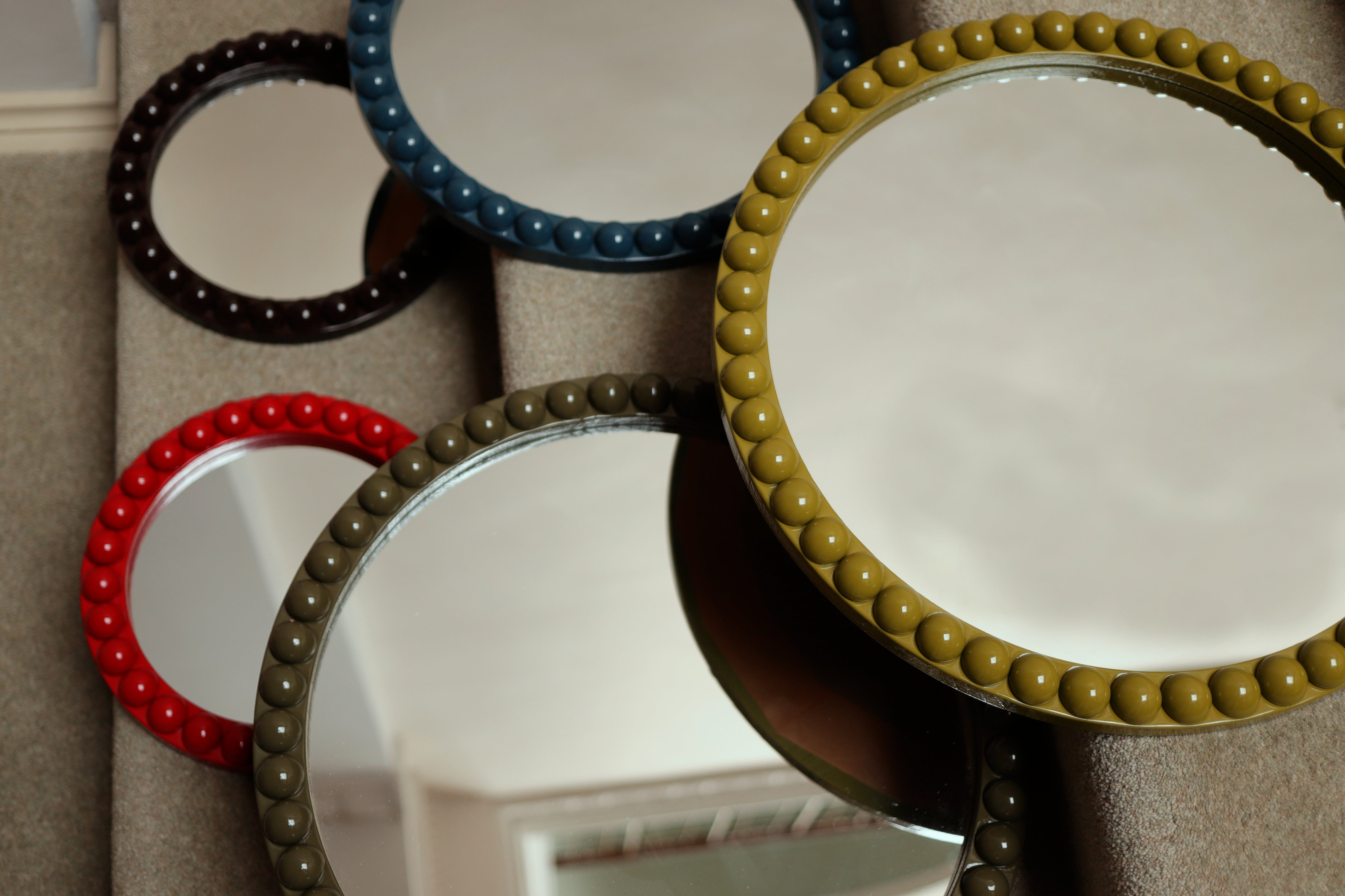 Round Over-Sized Bobbin Mirror