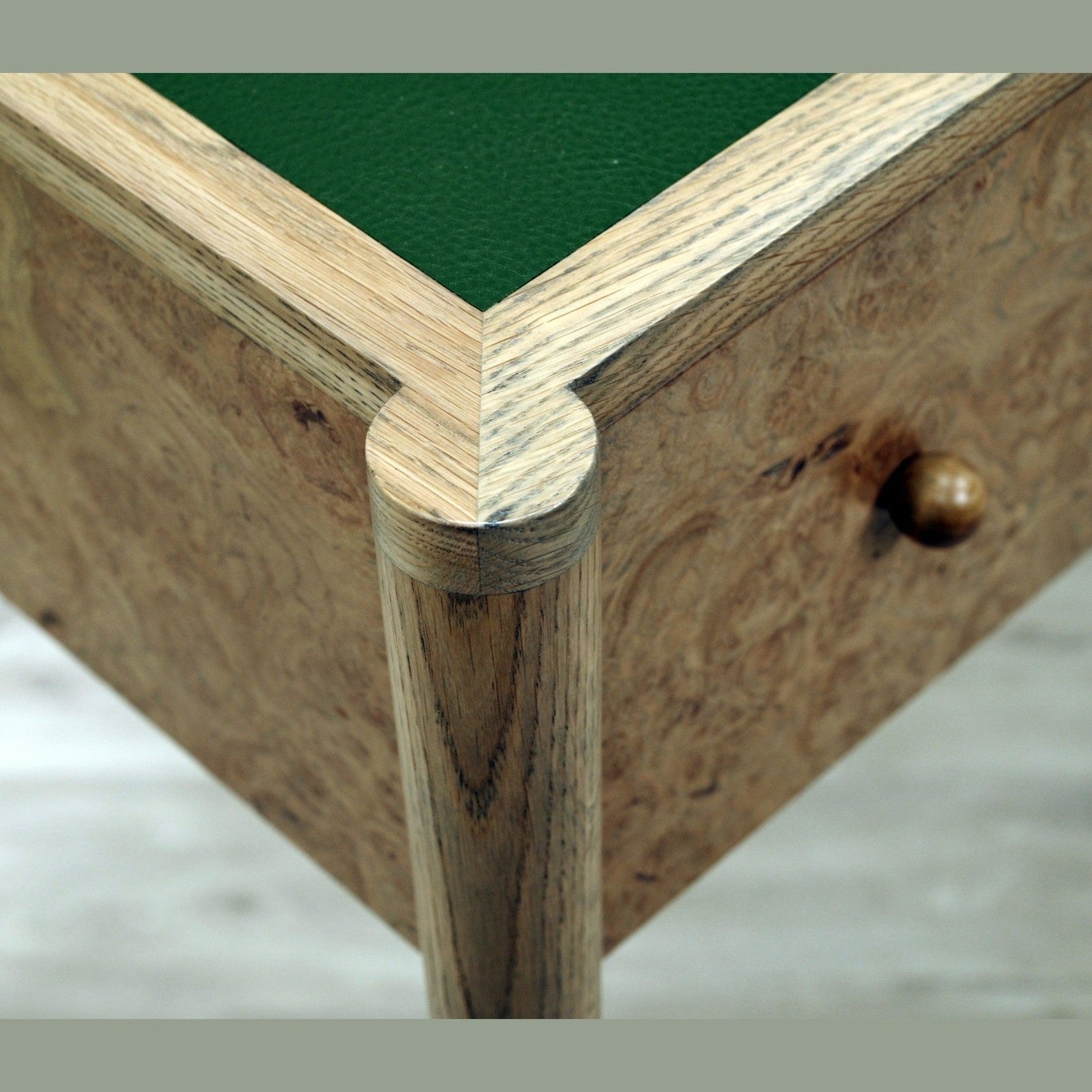 Iona Desk