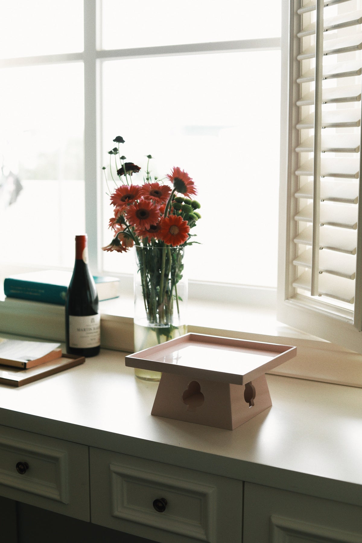 Elevated Tray