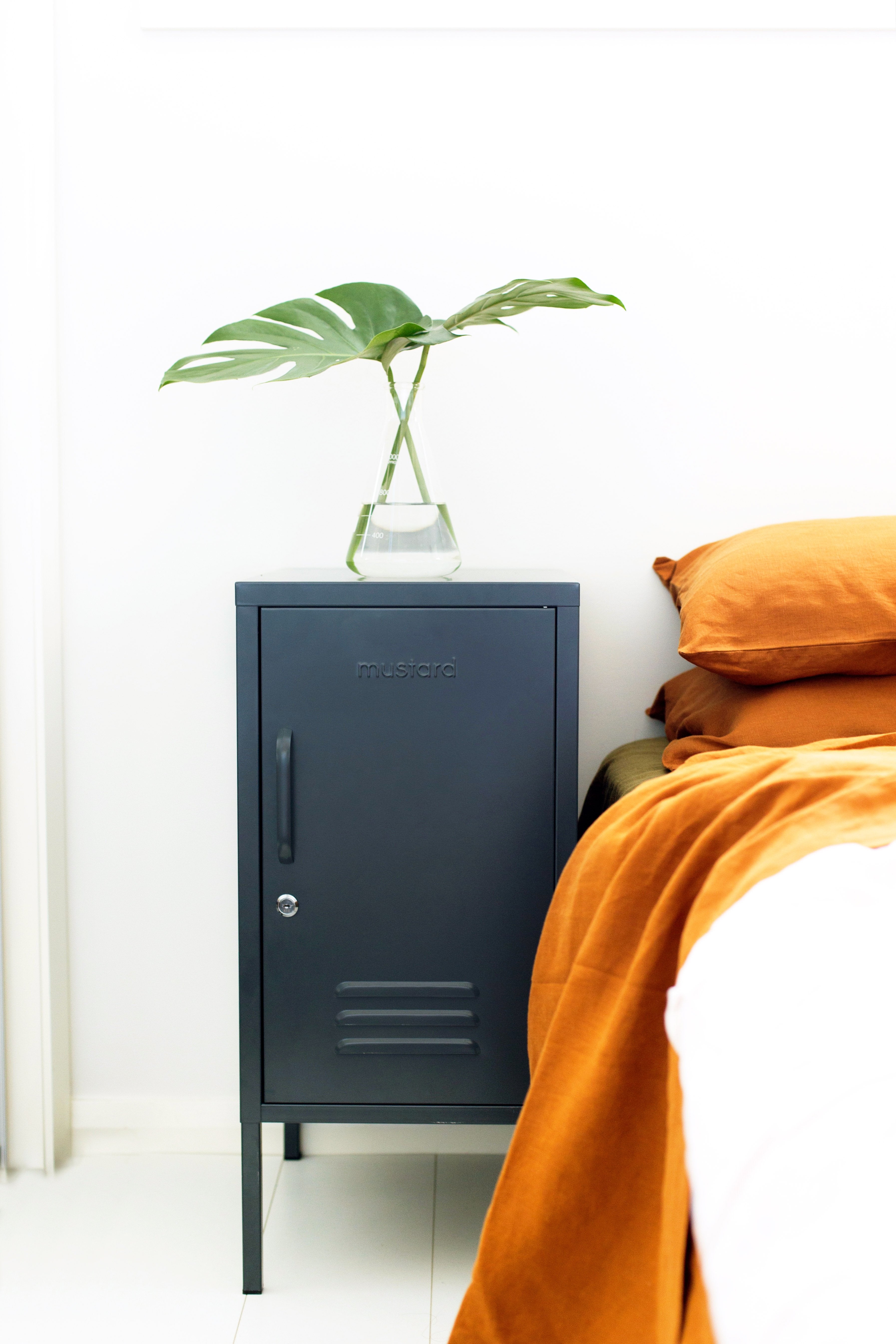 Shorty Locker