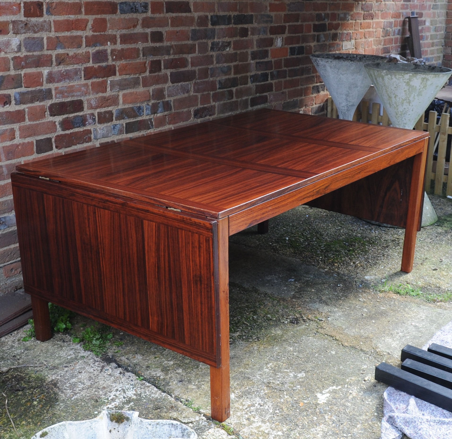 Mid-Century Extending Rosewood Dining Table By Vejle Stole