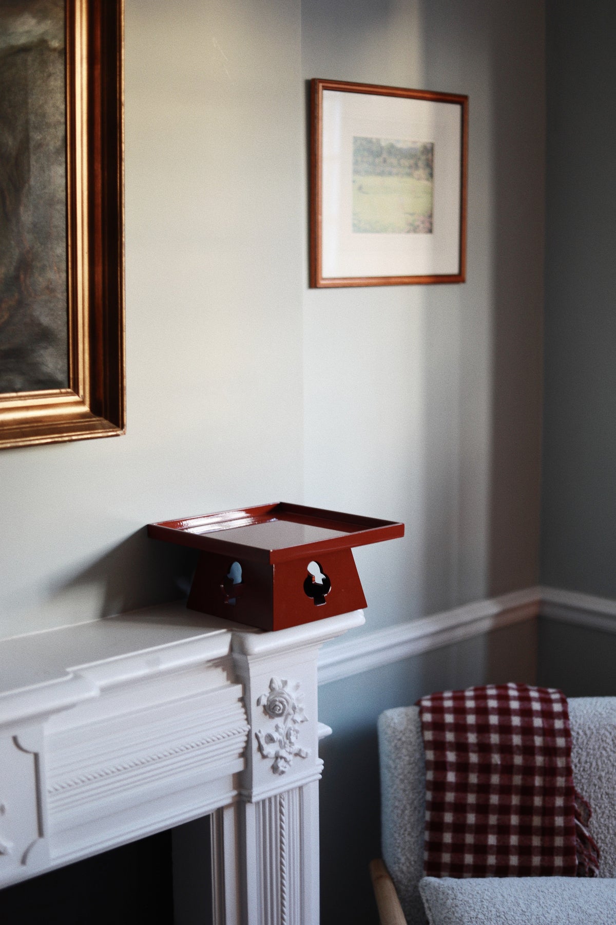 Elevated Tray