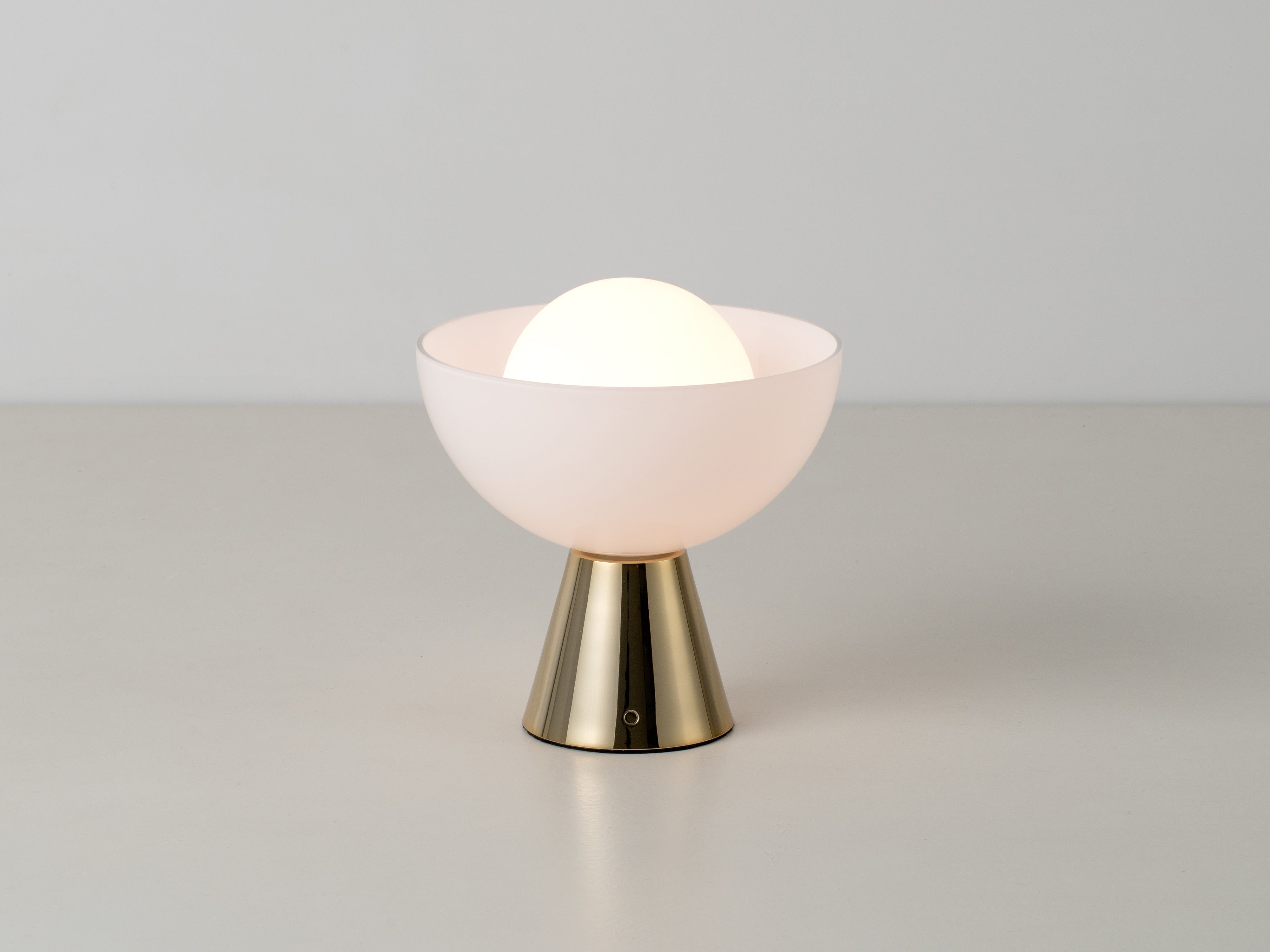 Brass dome cordless table lamp