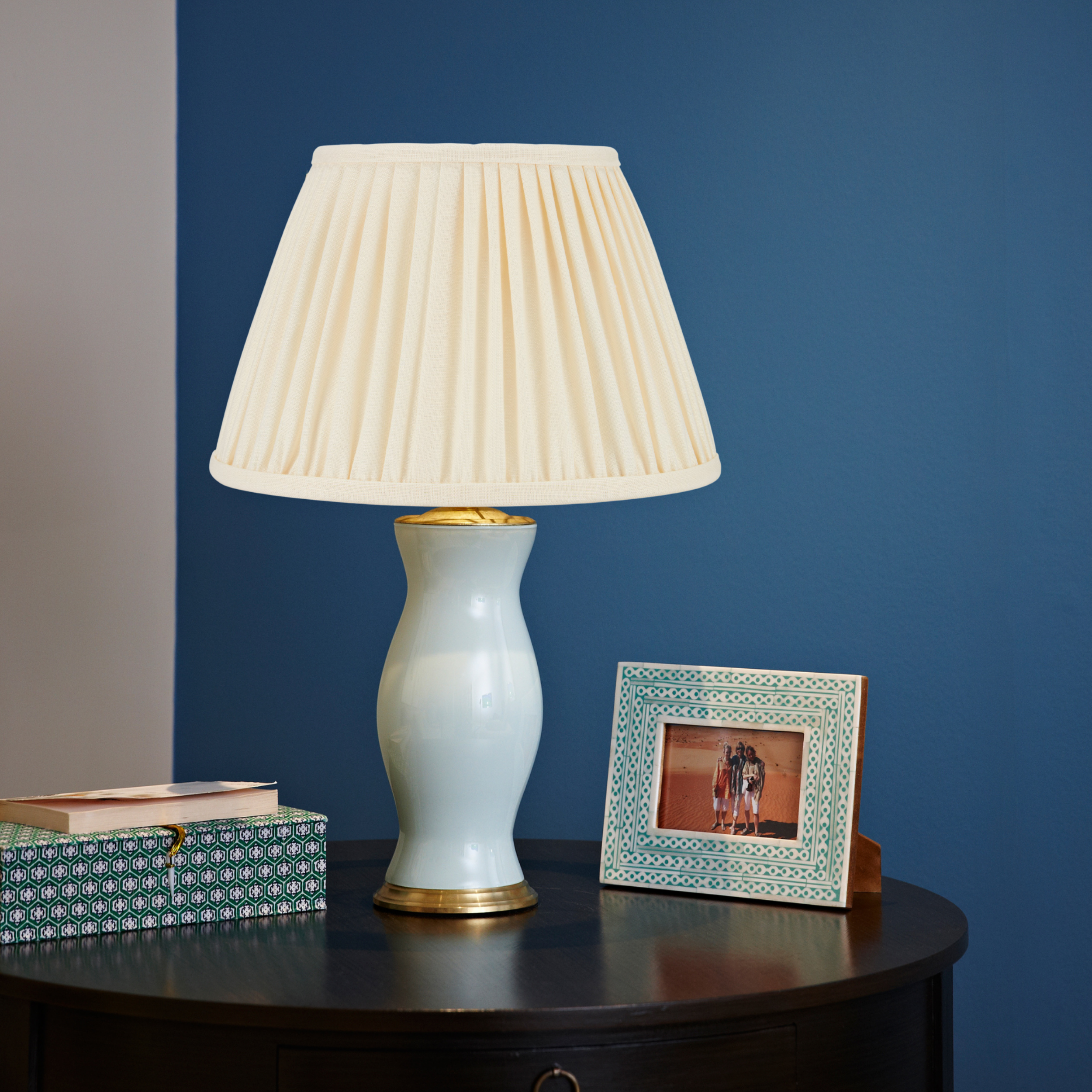 PLEATED LINEN LAMPSHADE IN CREAM