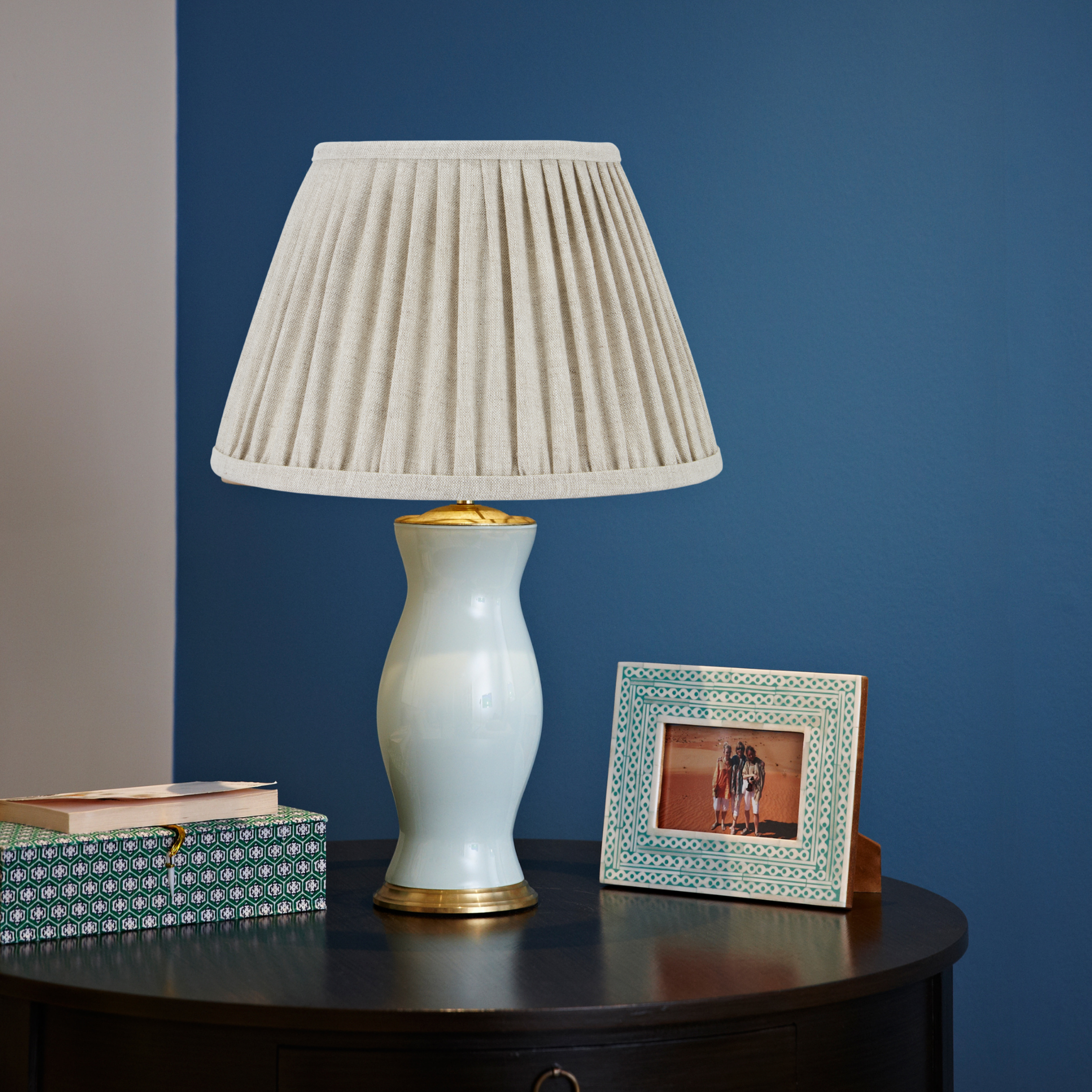 PLEATED LINEN LAMPSHADE IN OATMEAL