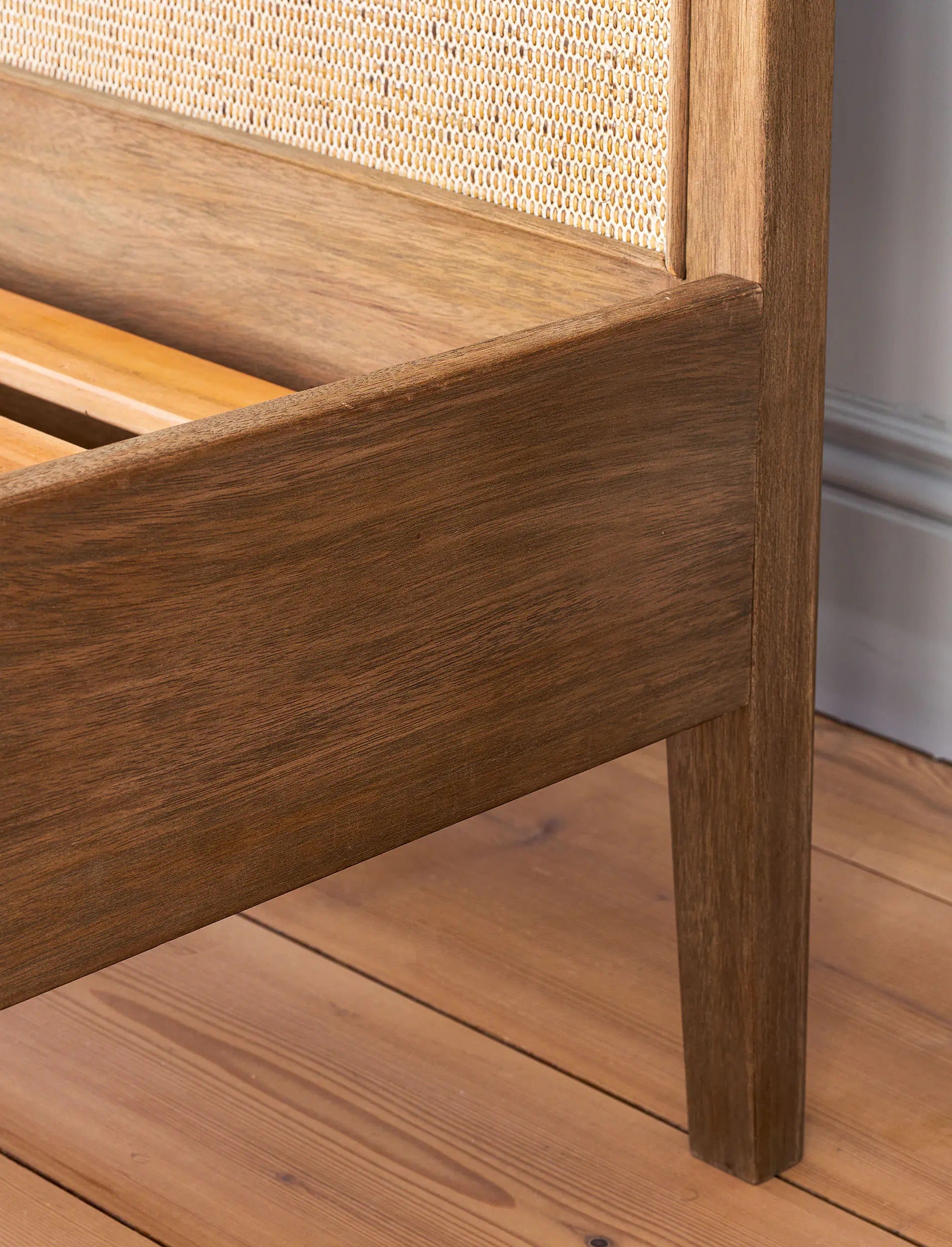 Chesterton King Bed Natural