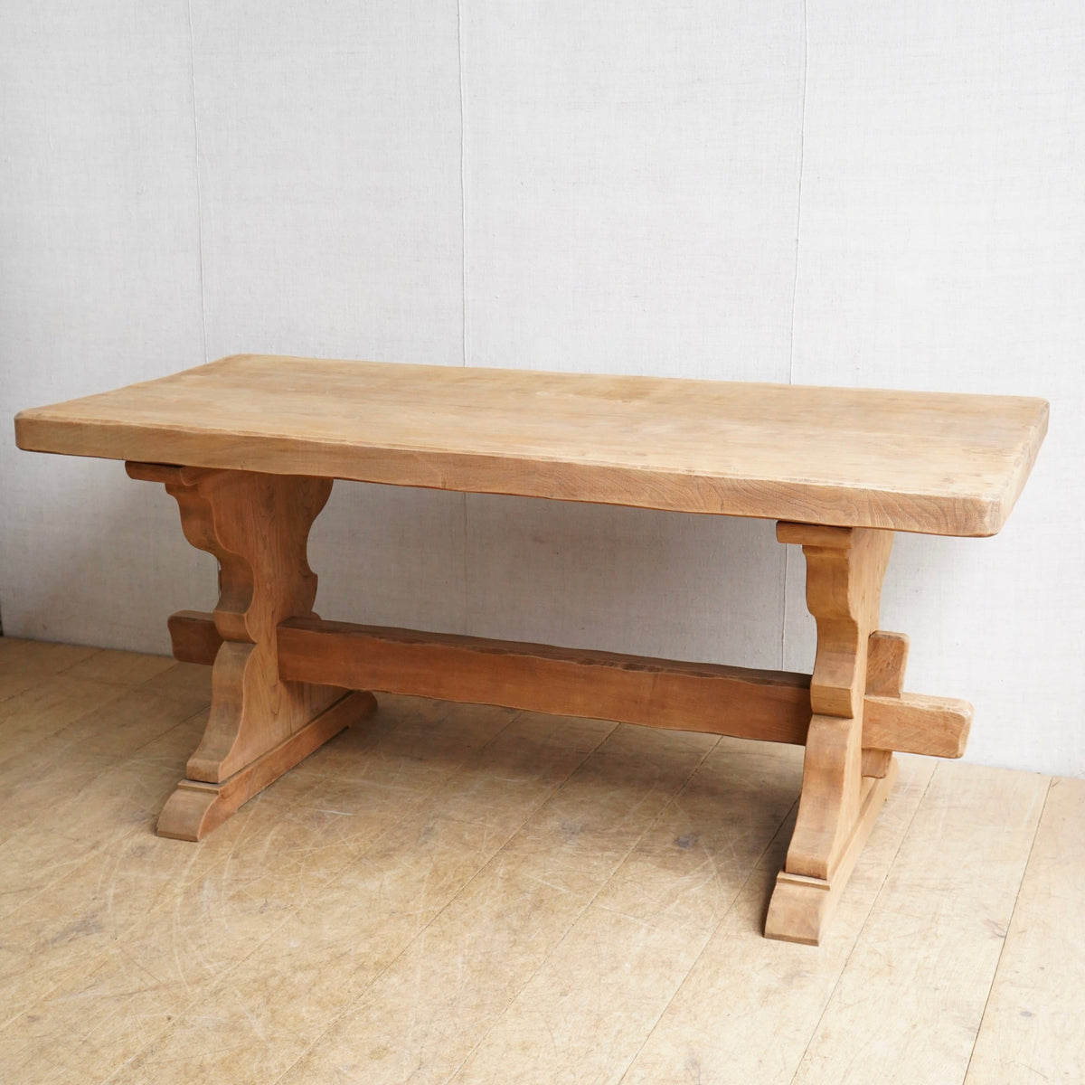 French Alpine Table