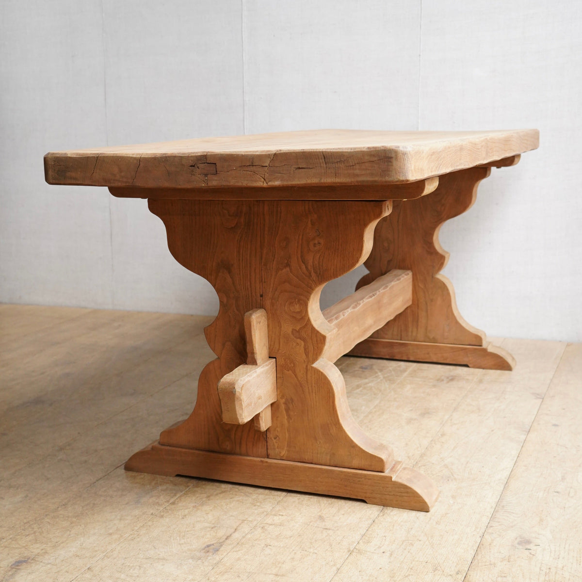 French Alpine Table
