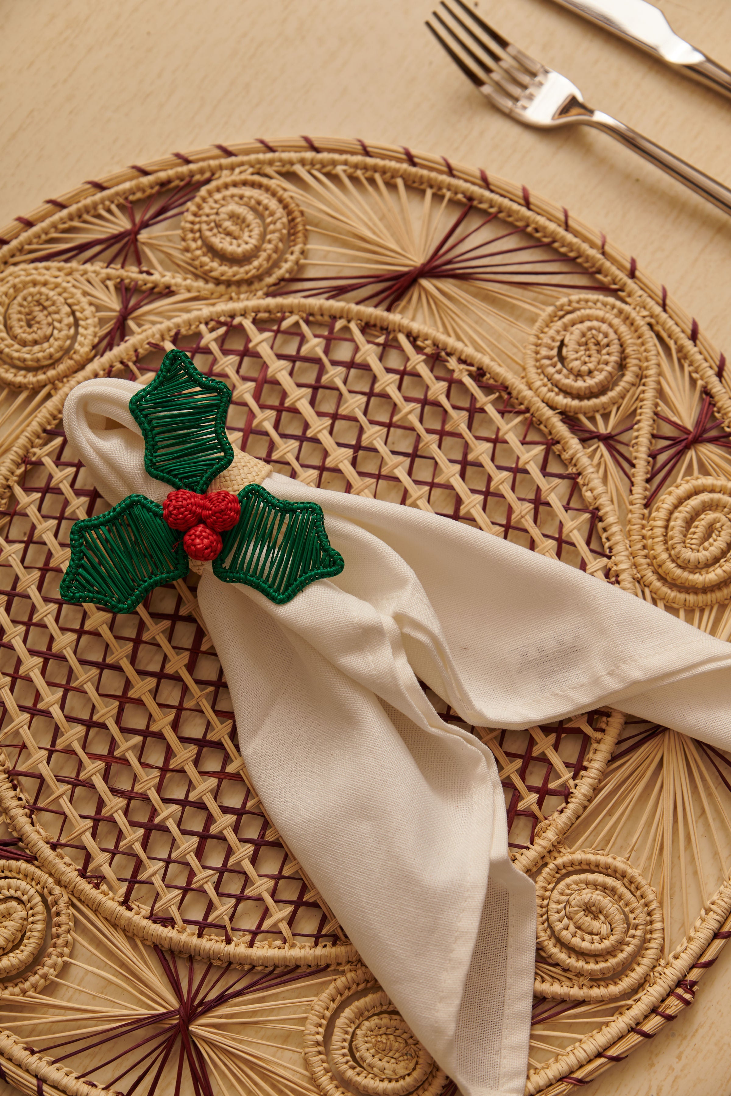 Palmito Woven Holly Napkin Rings Forest (Set of 4)