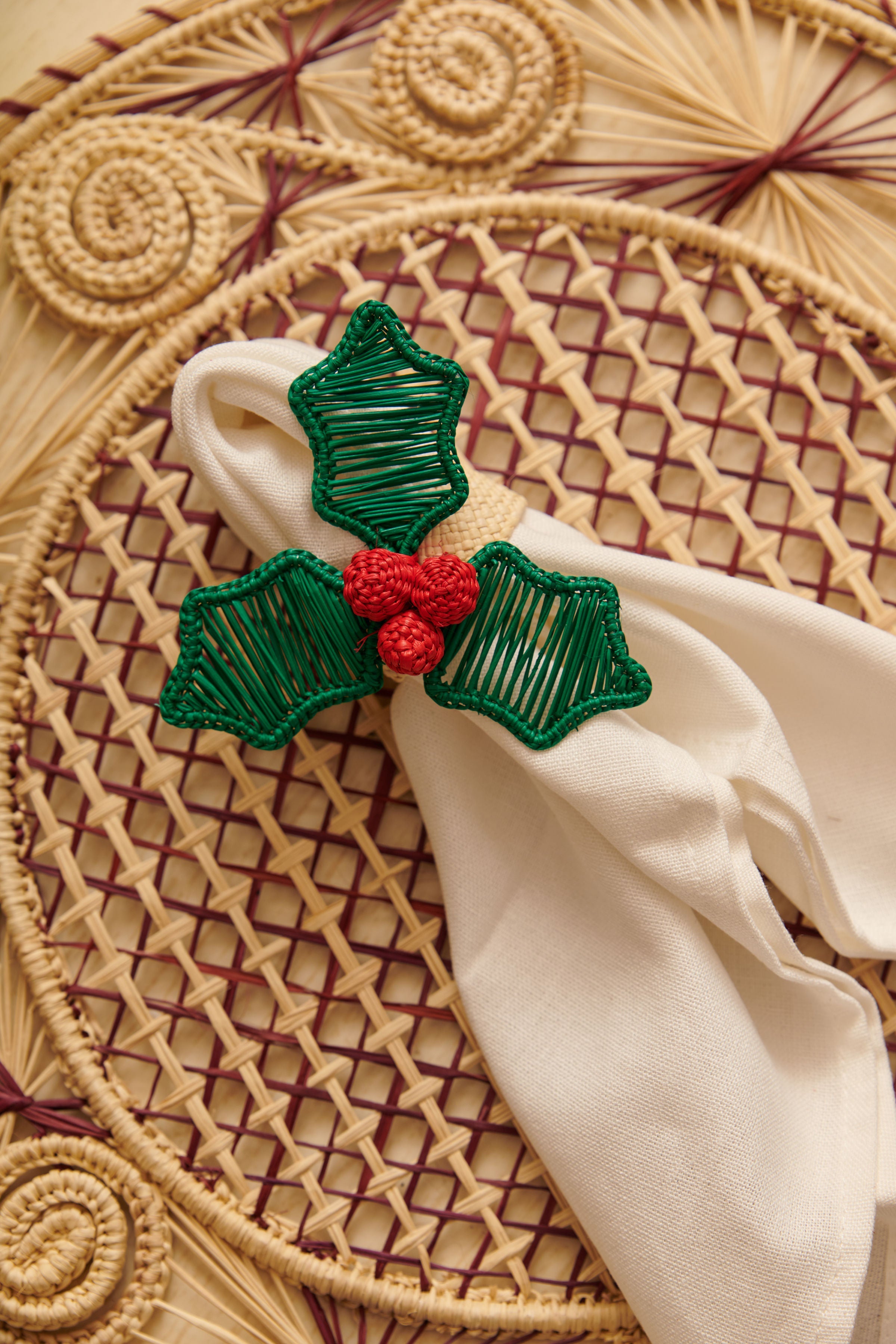 Palmito Woven Holly Napkin Rings Forest (Set of 4)