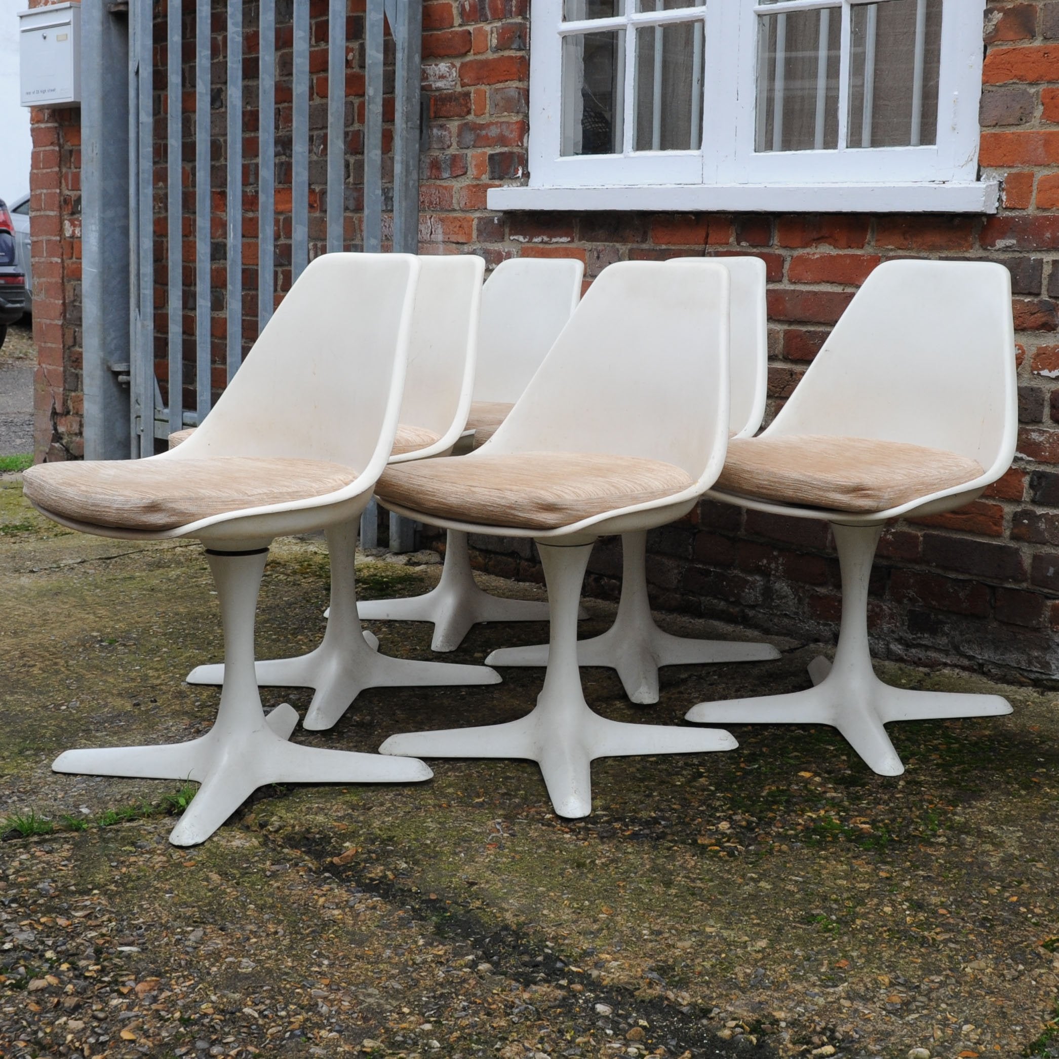 103 Aluminium Tulip Chairs by Maurice Burke for Arkana, 1960s, Set of 6