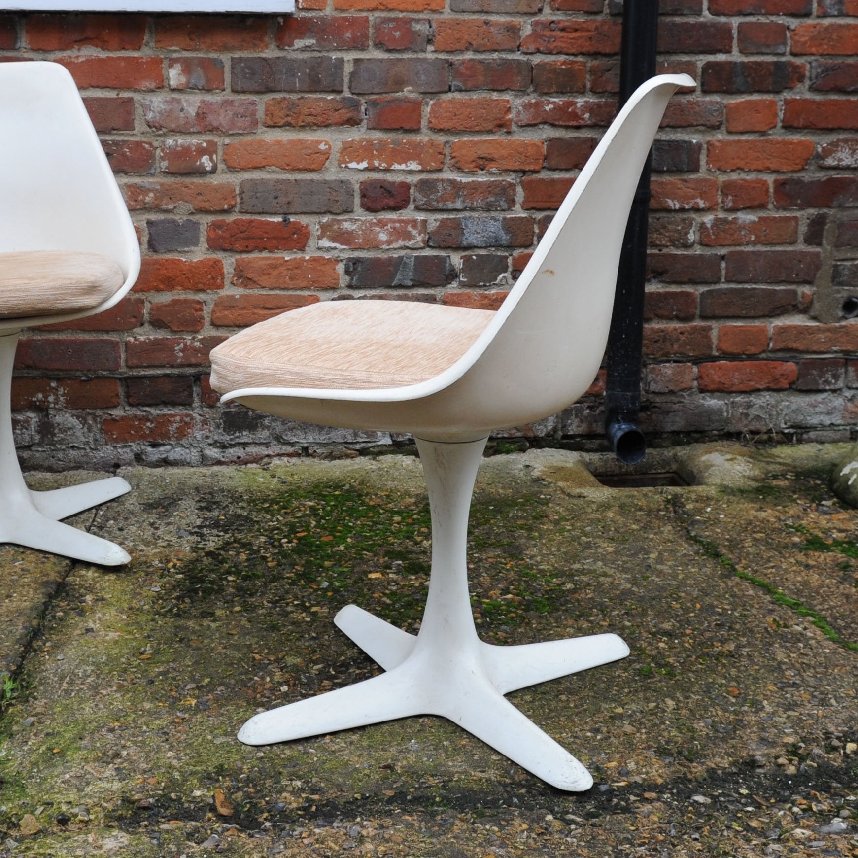 103 Aluminium Tulip Chairs by Maurice Burke for Arkana, 1960s, Set of 6