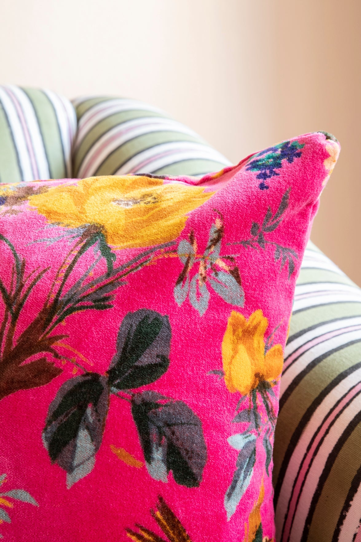 Pink velvet cushion covers best sale