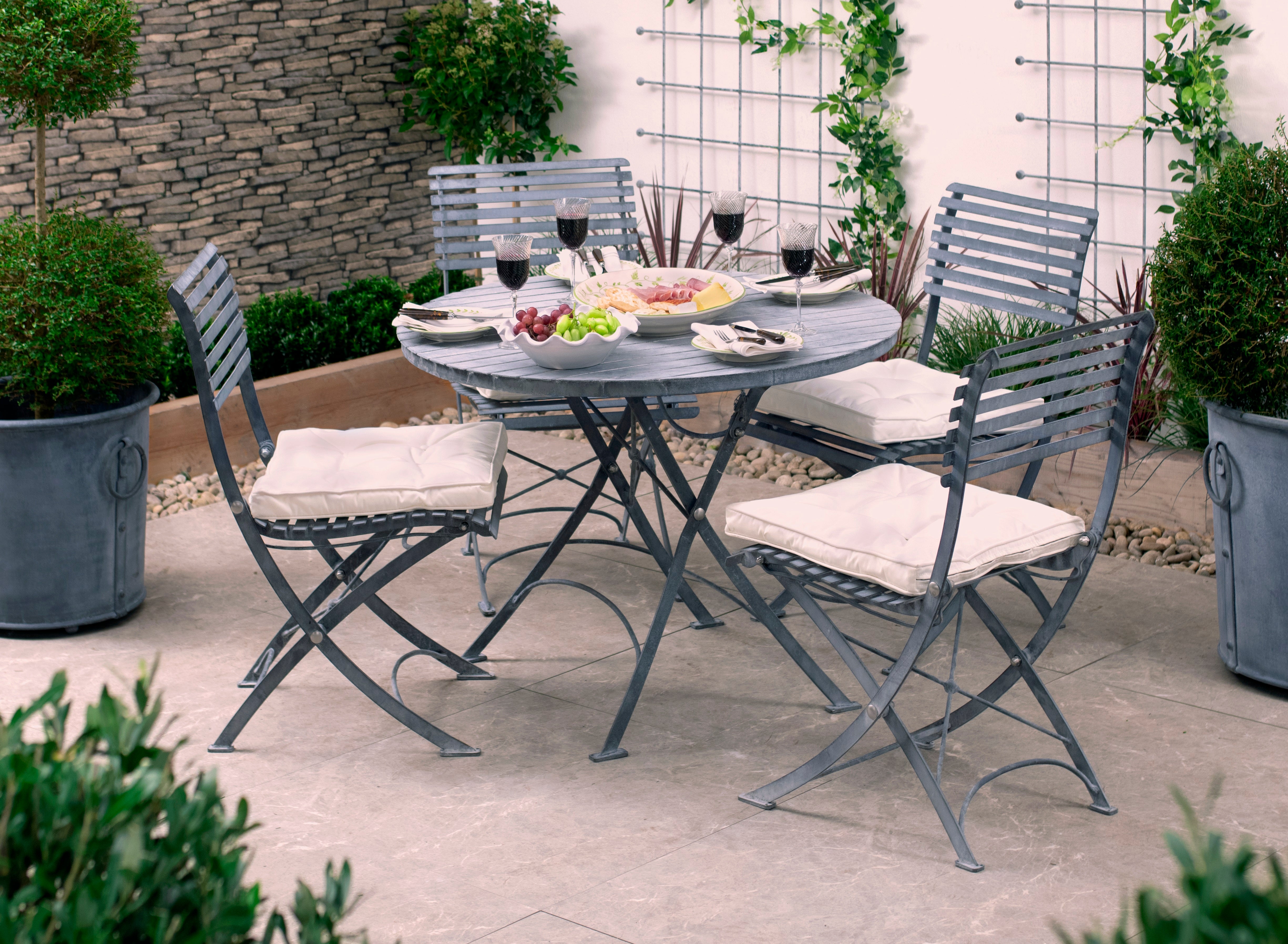 Darsham 1m Round Table & 4 Chairs Type B Etched