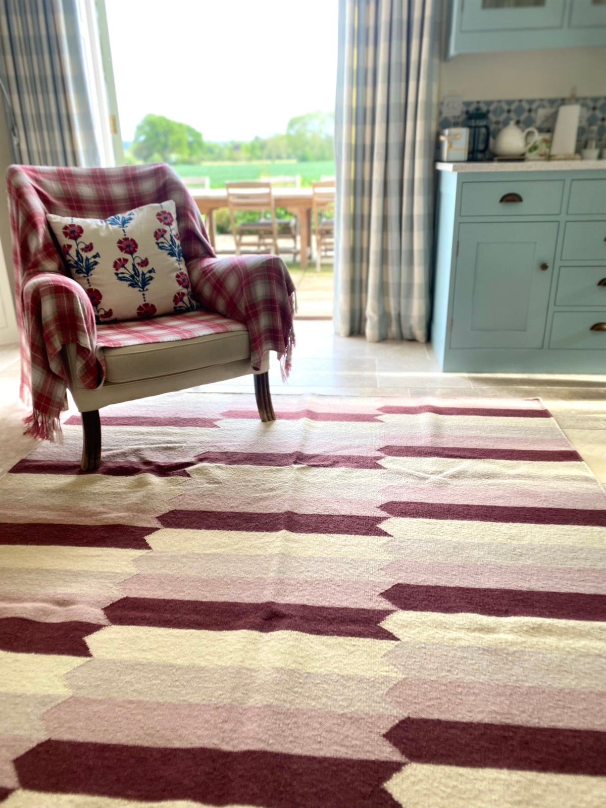 Diamonds Large Mauve by Amy Kent