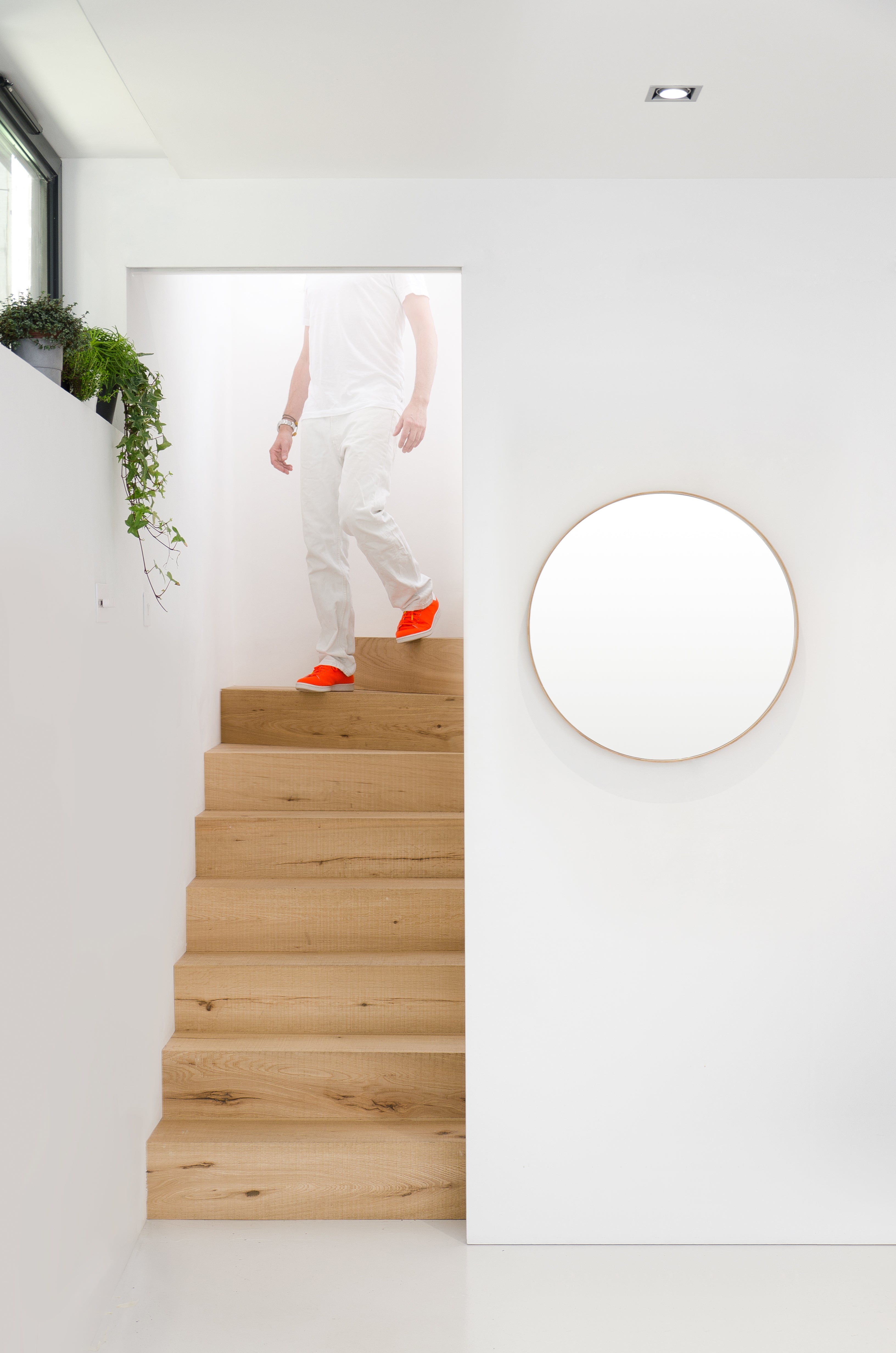 Glance Round Wall Mirror 660