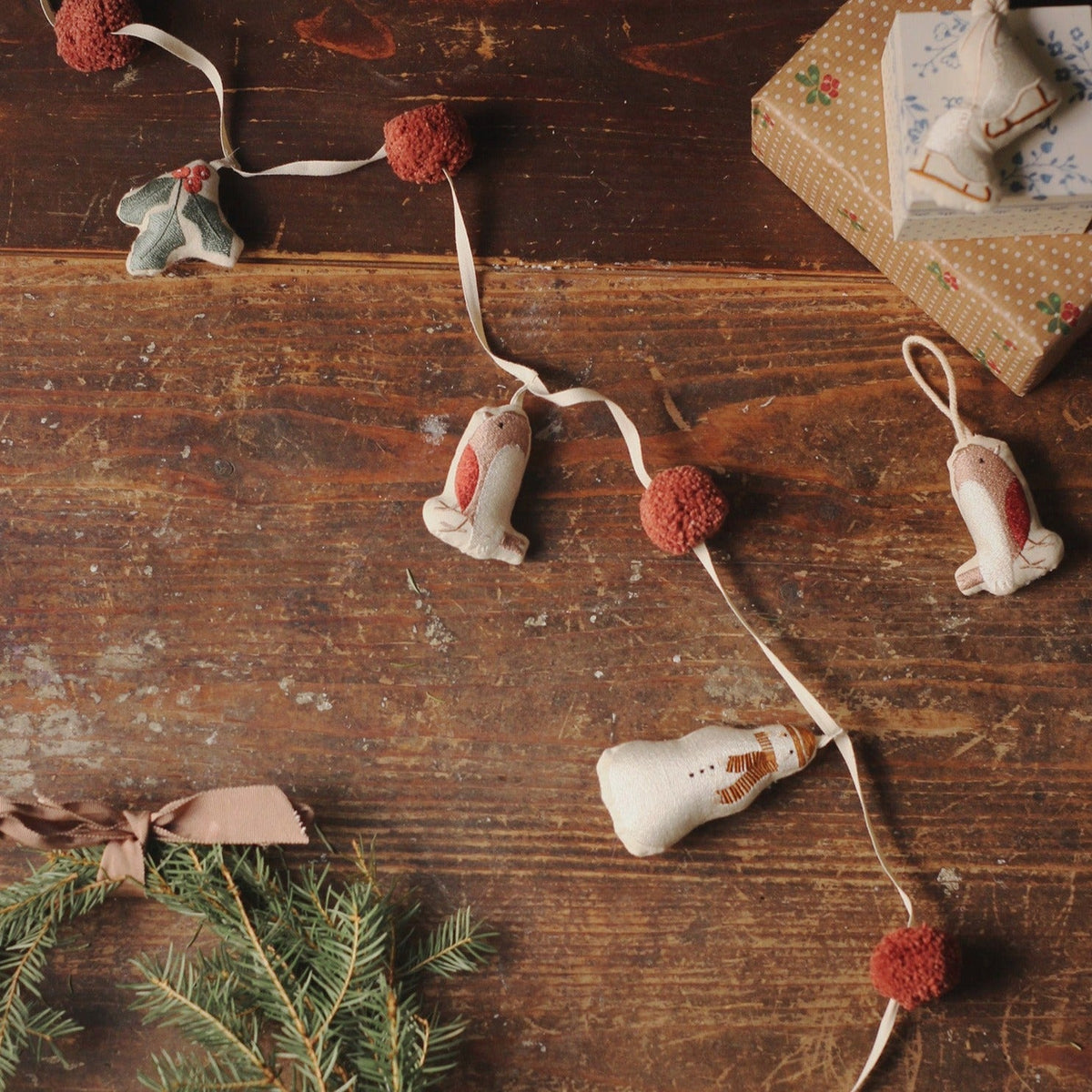 Christmas Garland - Frosty Friends