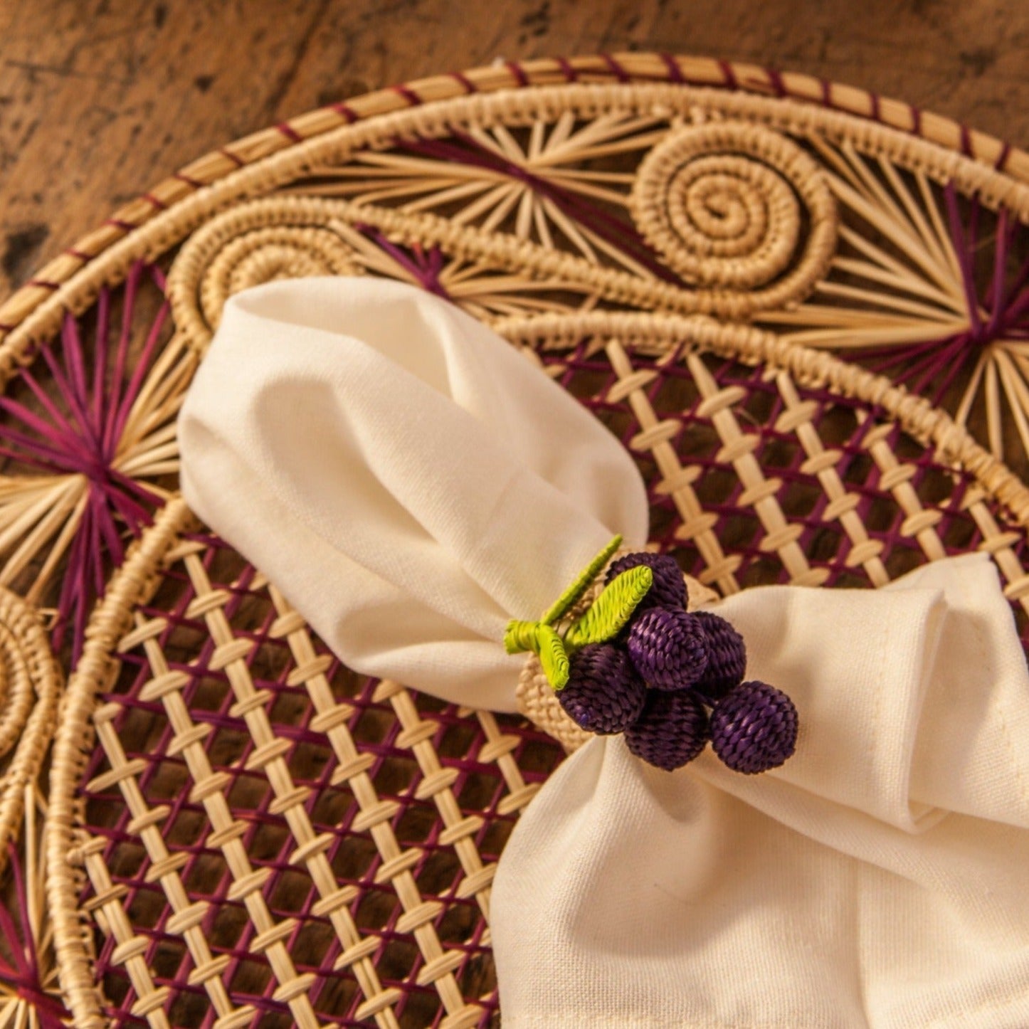 Palmito Grape Napkin Rings (Set of 4)