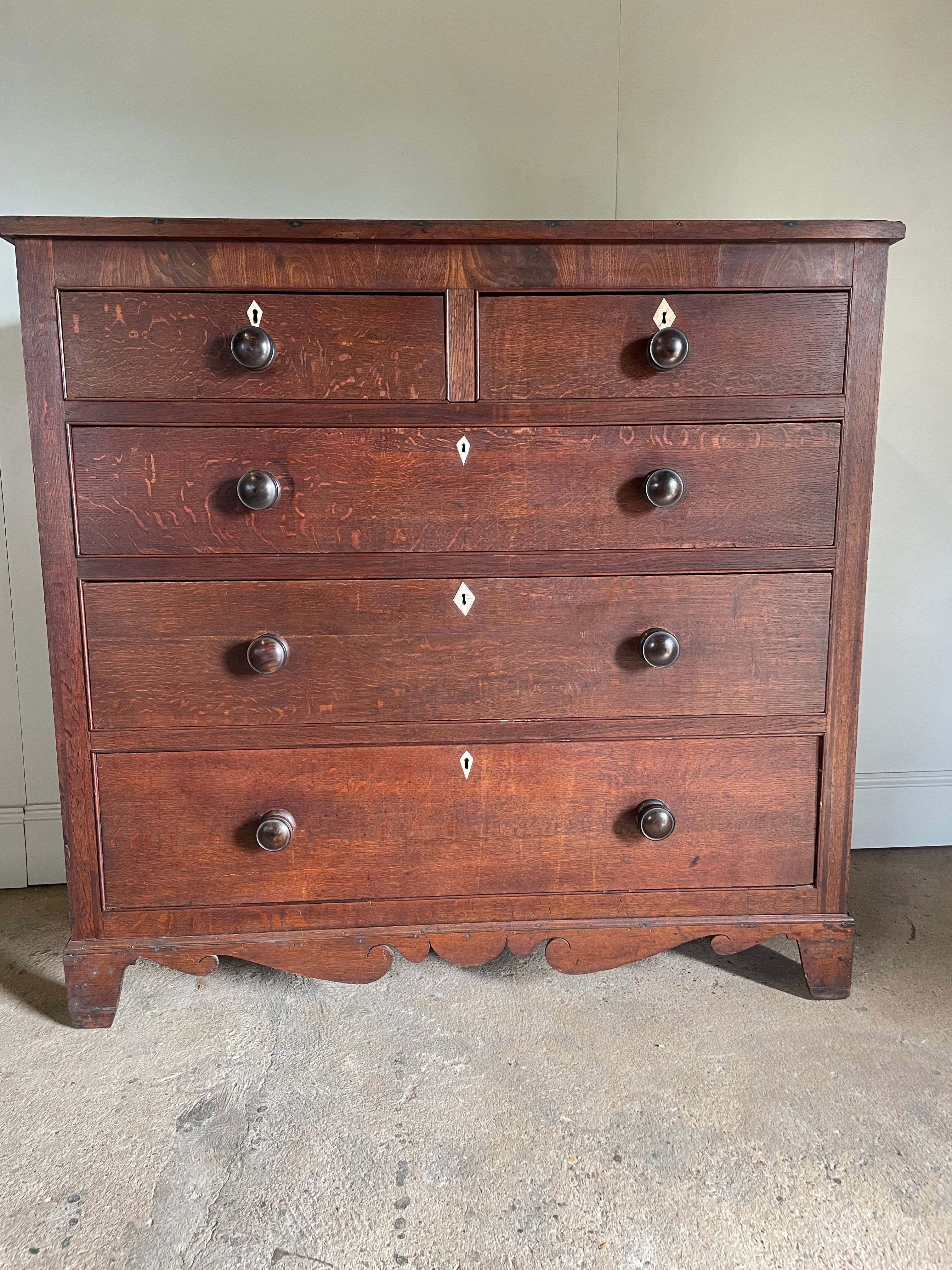 Victorian Oak Chest of Drawers with Mahogany Banding